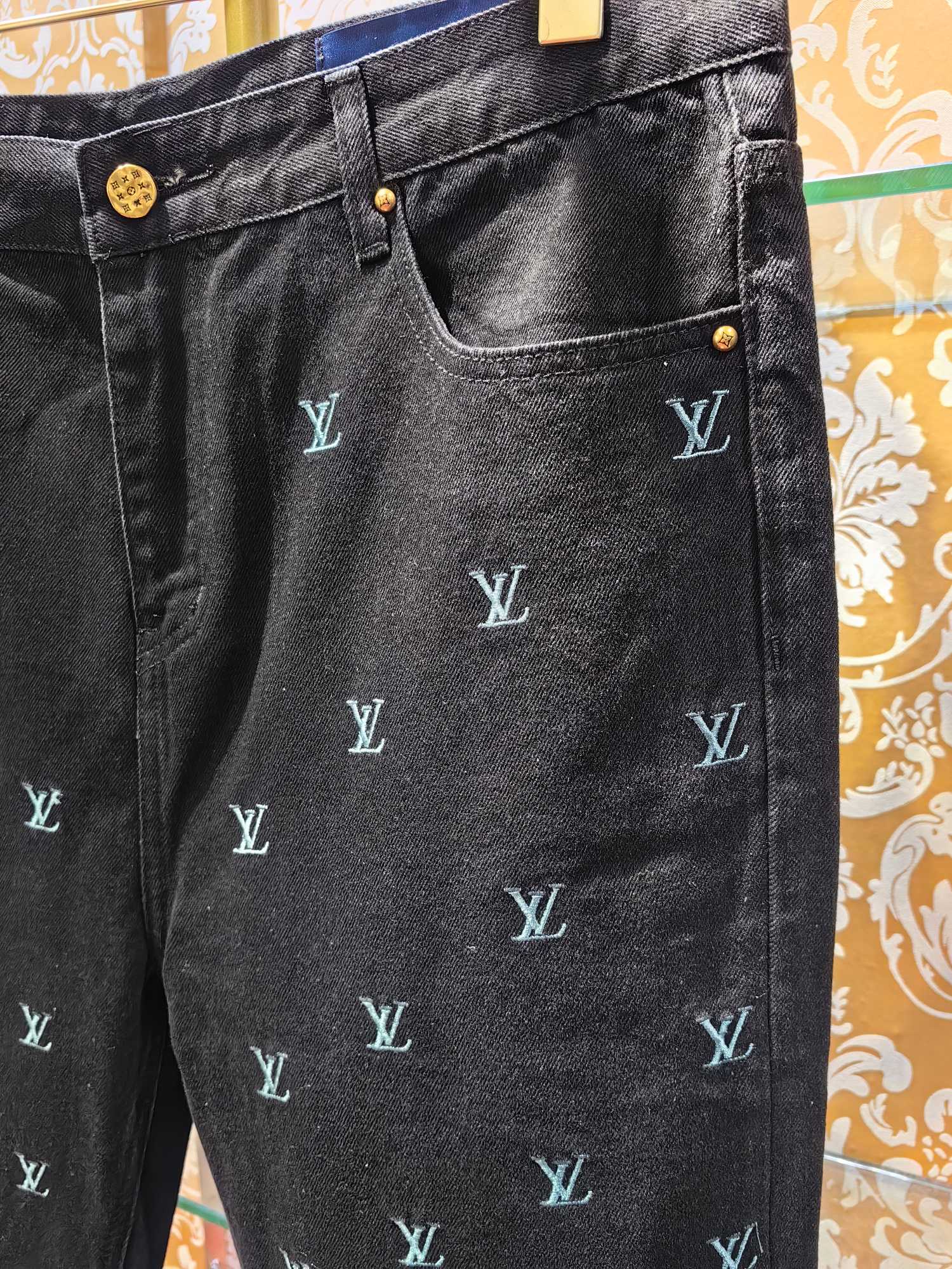 Louis Vuitton 牛仔裤 - 高級感あふれるデザインと快適なフィット感