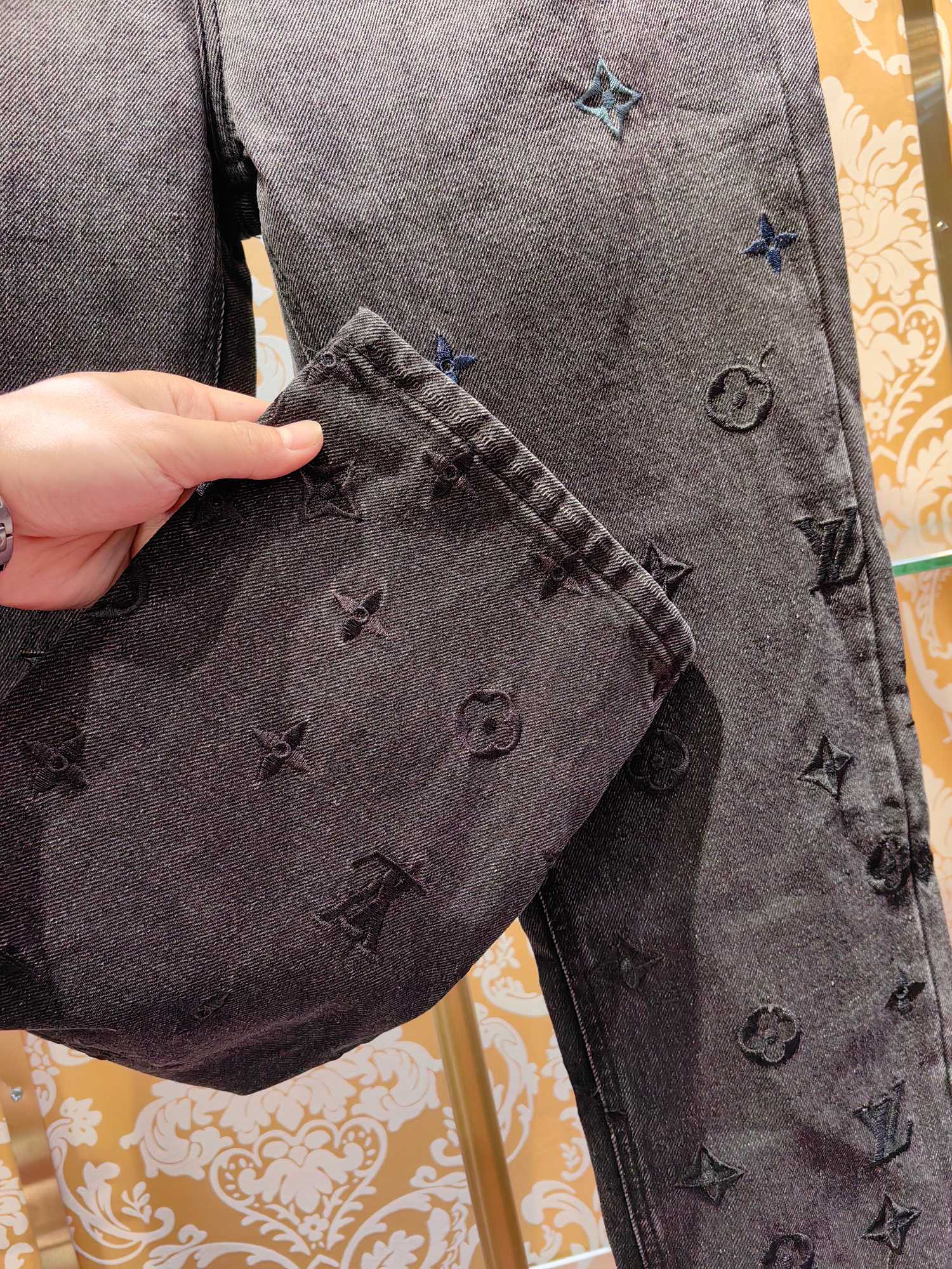 Louis Vuitton 牛仔裤 - 高級感溢れる原版デザイン