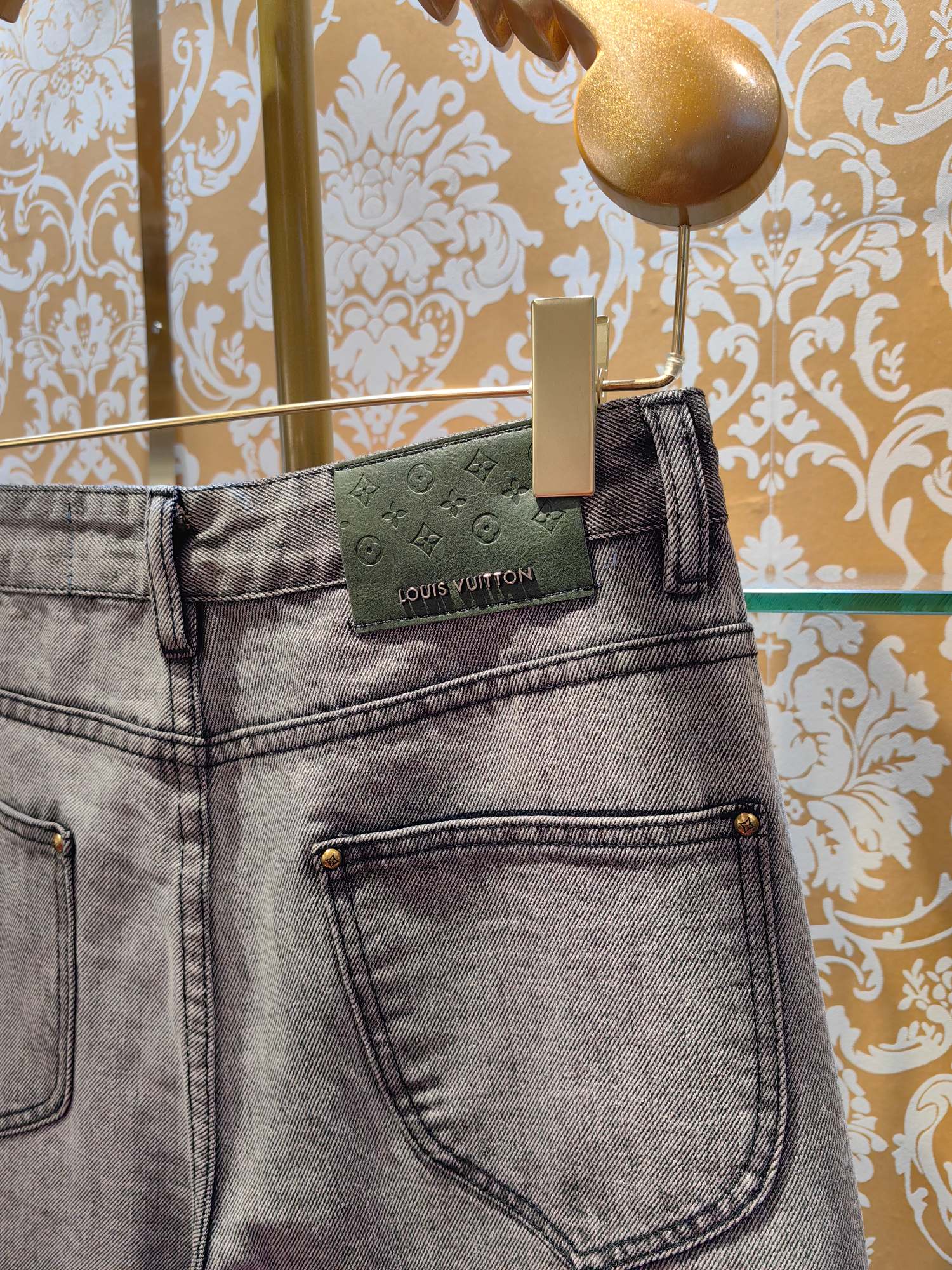 Louis Vuitton 牛仔裤 - 高級感溢れる原版デザイン