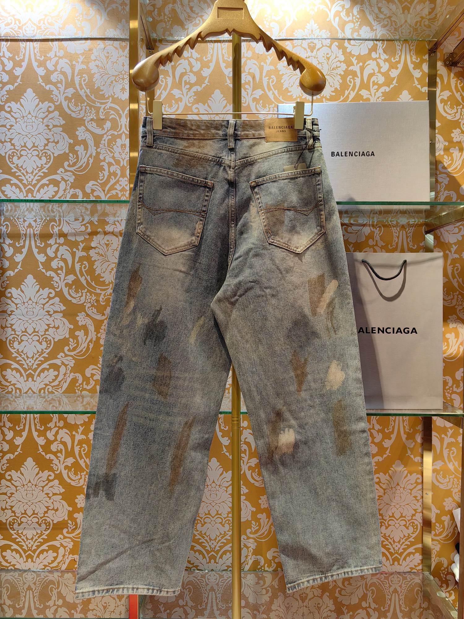 Balenciaga P400 牛仔水仔裤 - 高級感あふれる独自の工芸