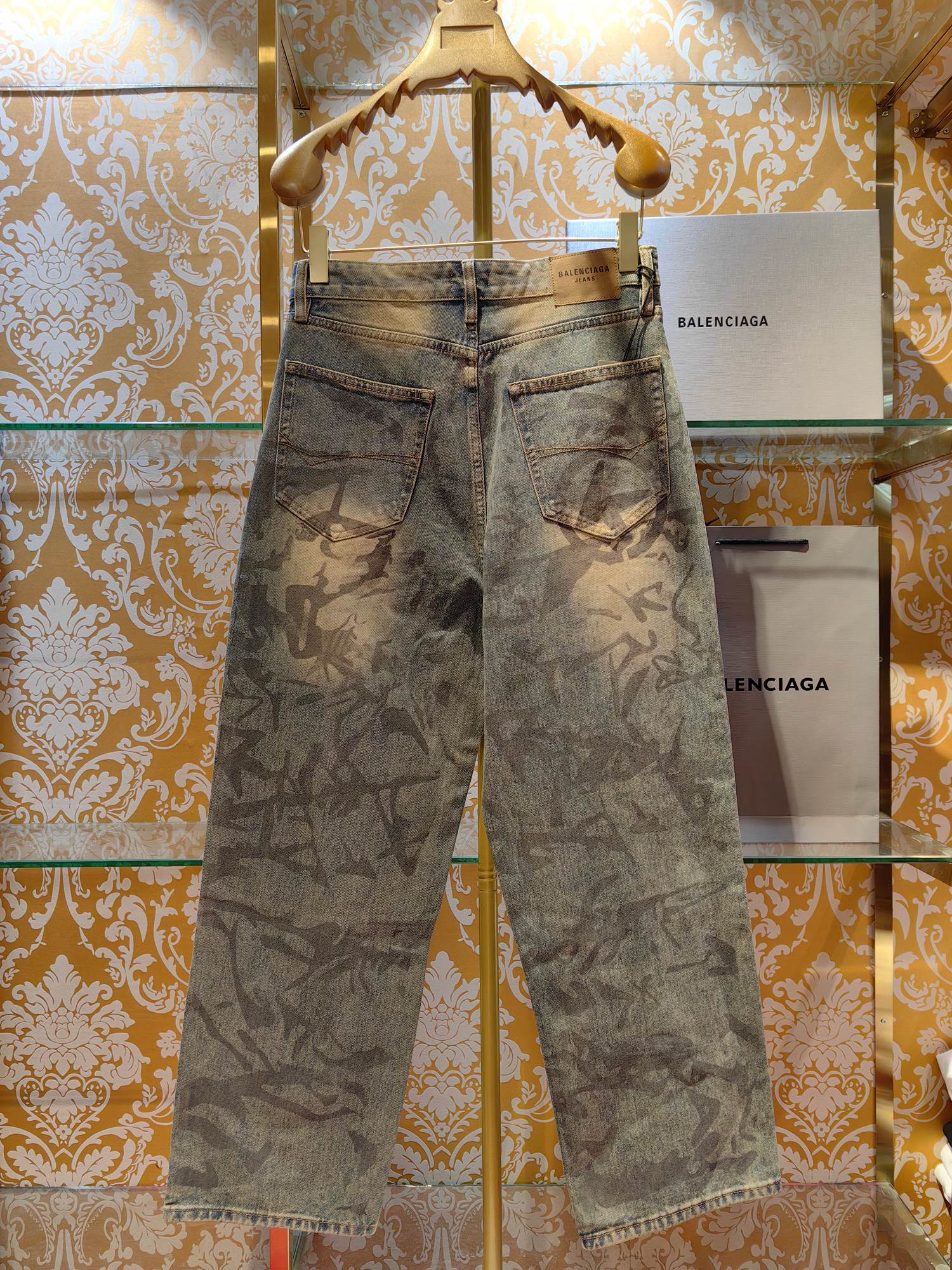 Balenciaga P400 牛仔水仔裤 - 手工做旧の高級感