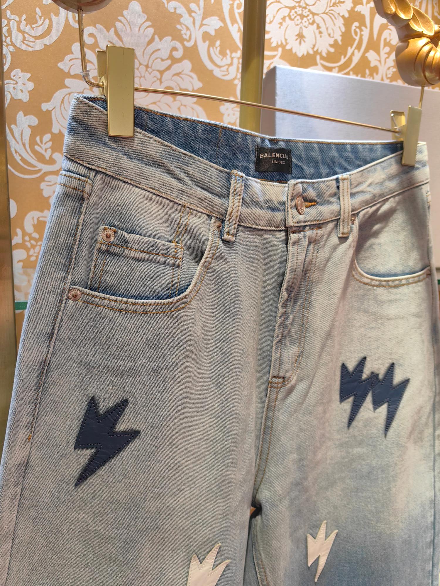 Balenciaga P400 牛仔水仔裤 - 高級感溢れる手作り仕上げ