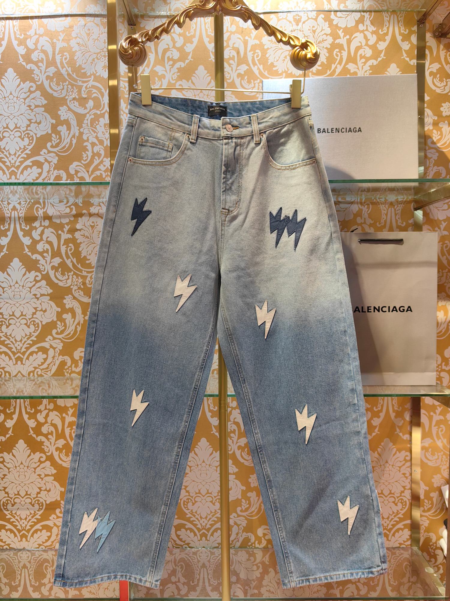 Balenciaga P400 牛仔水仔裤 - 高級感溢れる手作り仕上げ