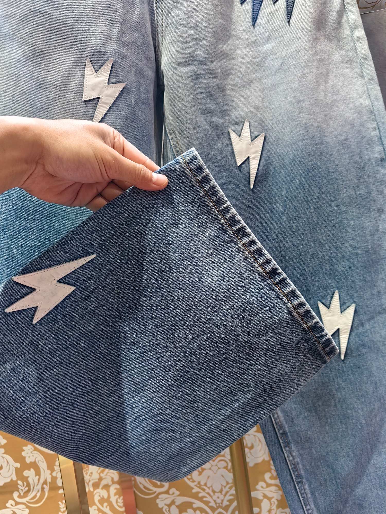 Balenciaga P400 牛仔水仔裤 - 高級感溢れる手作り仕上げ