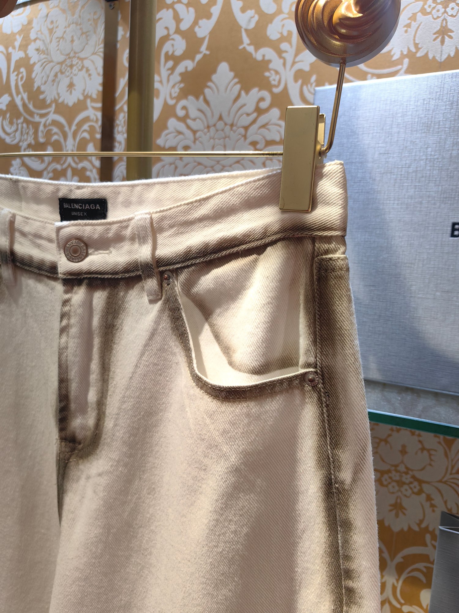 Balenciaga P400 牛仔水仔裤 - 高端工艺と独特な質感