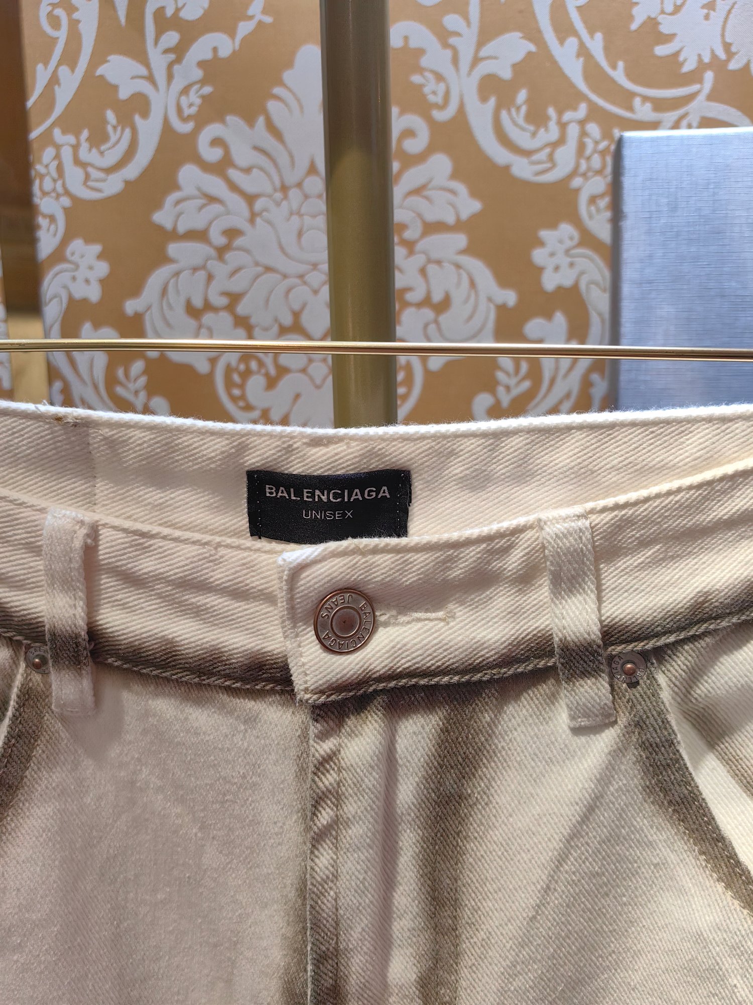 Balenciaga P400 牛仔水仔裤 - 高端工艺と独特な質感