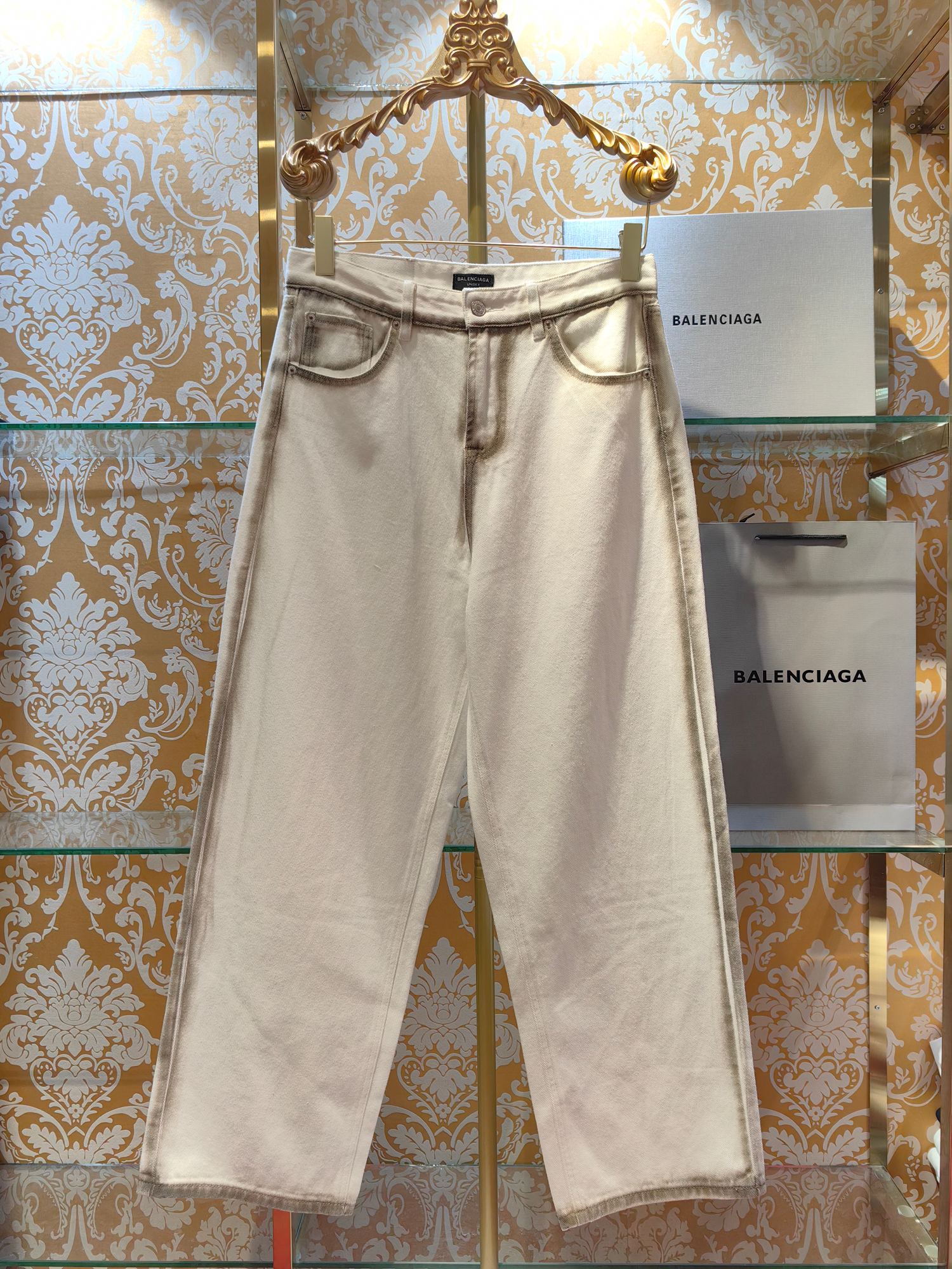 Balenciaga P400 牛仔水仔裤 - 高端工艺と独特な質感