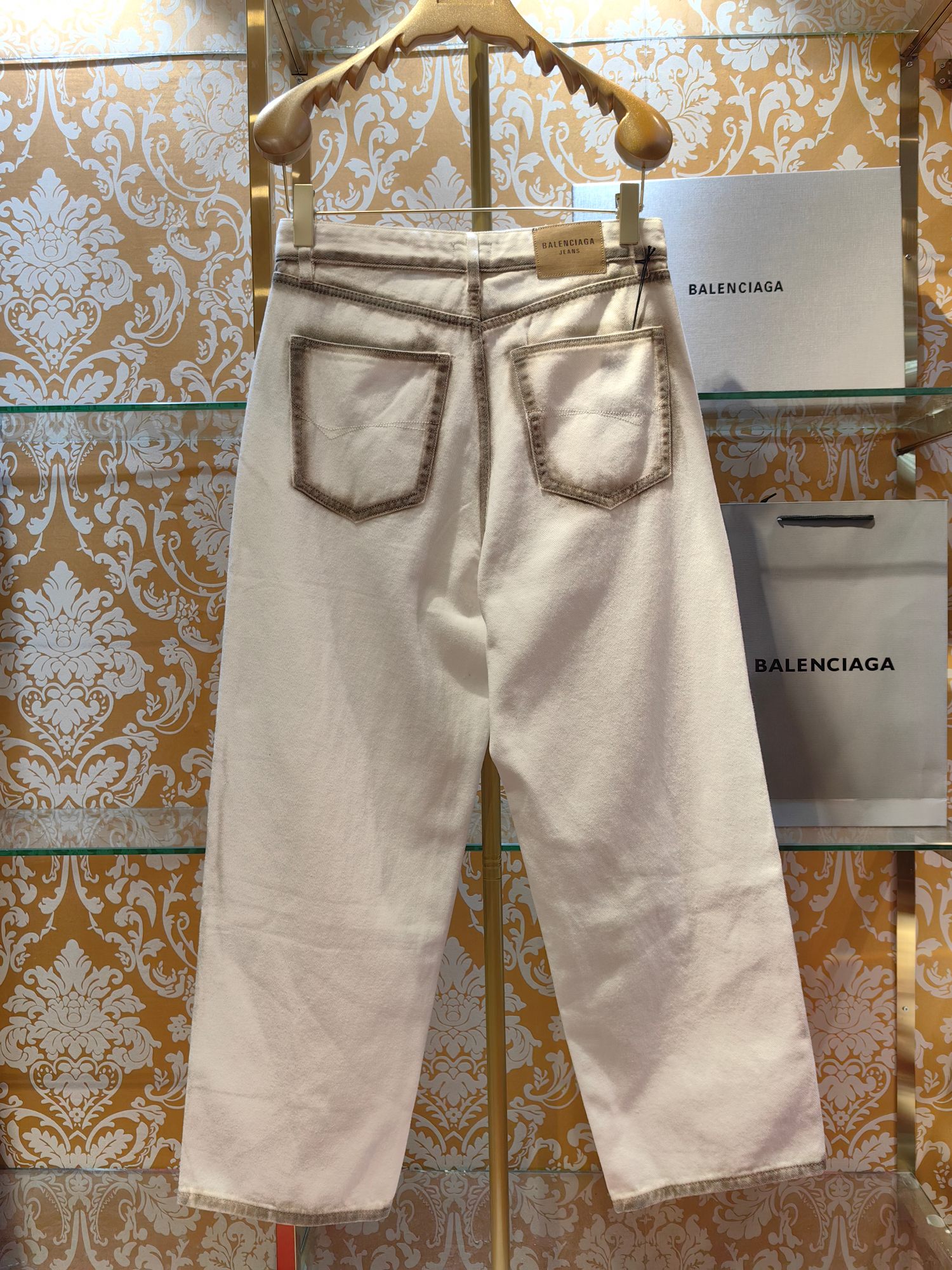 Balenciaga P400 牛仔水仔裤 - 高端工艺と独特な質感