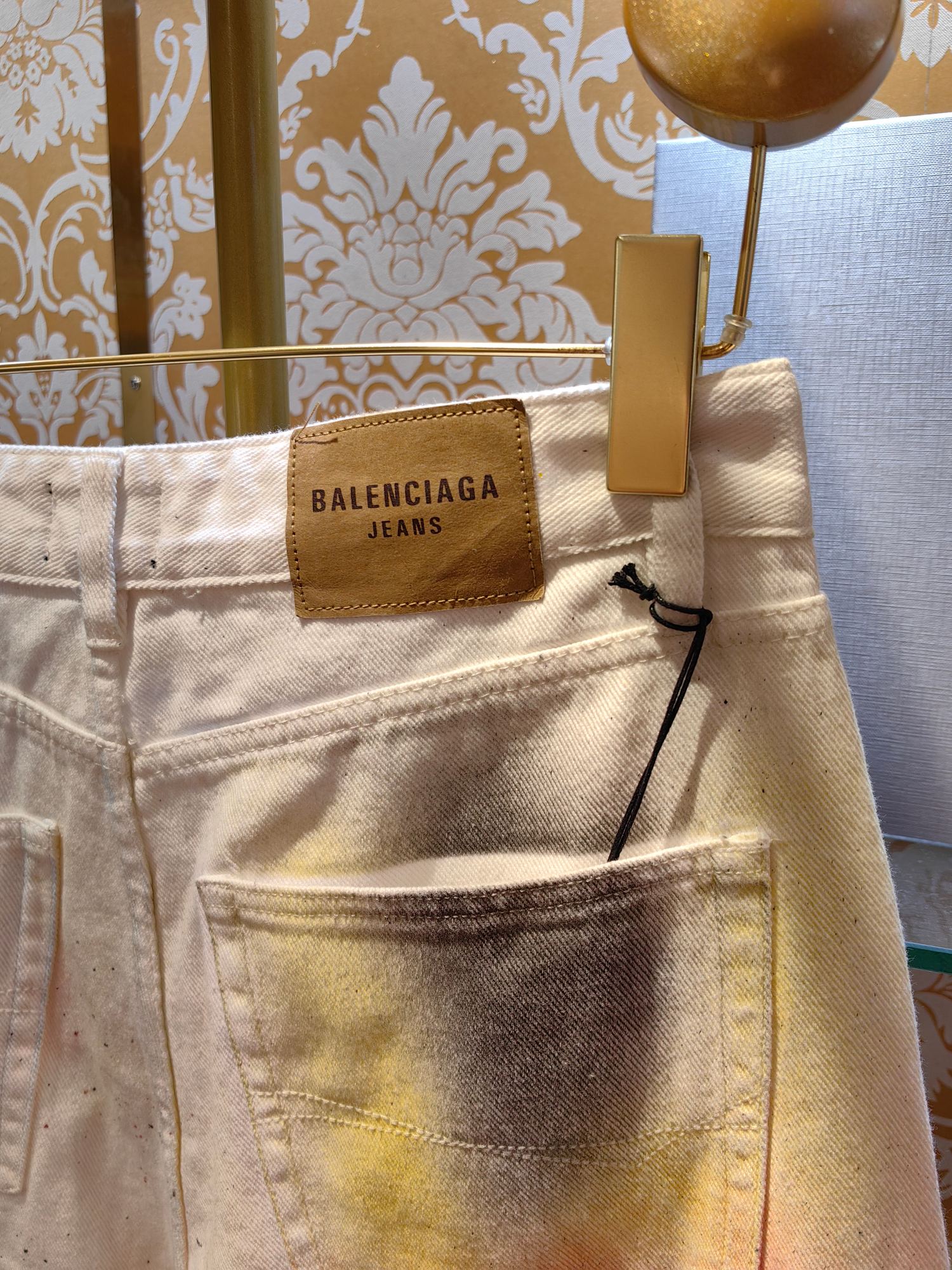 Balenciaga P400 牛仔水仔裤 - 高端工艺と独特な質感