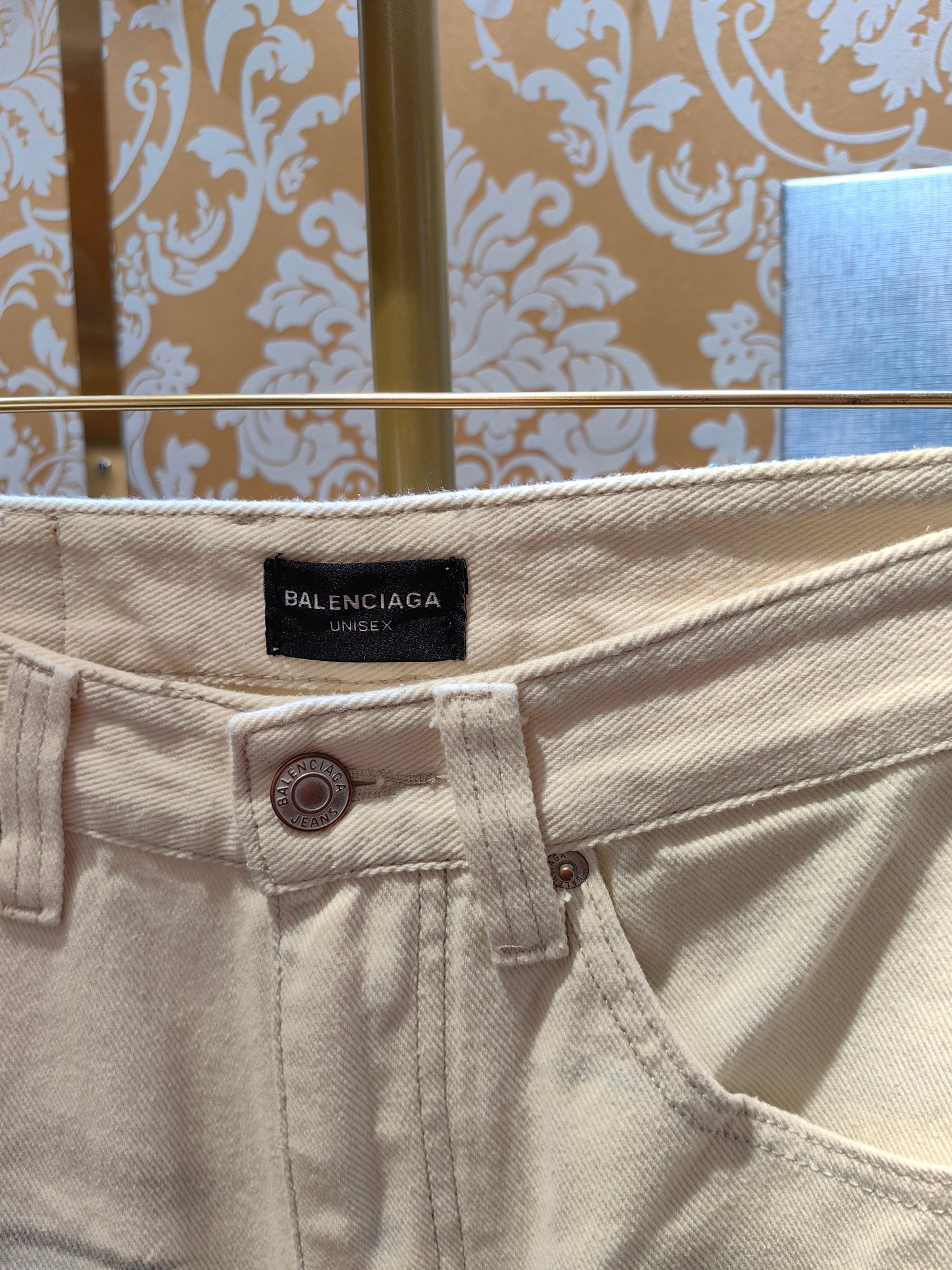 Balenciaga P400 牛仔水仔裤 - 手工做旧の高級仕立て