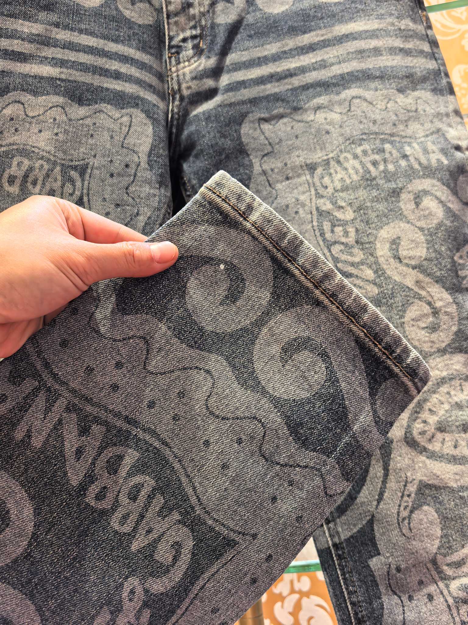 Dolce & Gabbana P400デニムパンツ 修身小直筒型