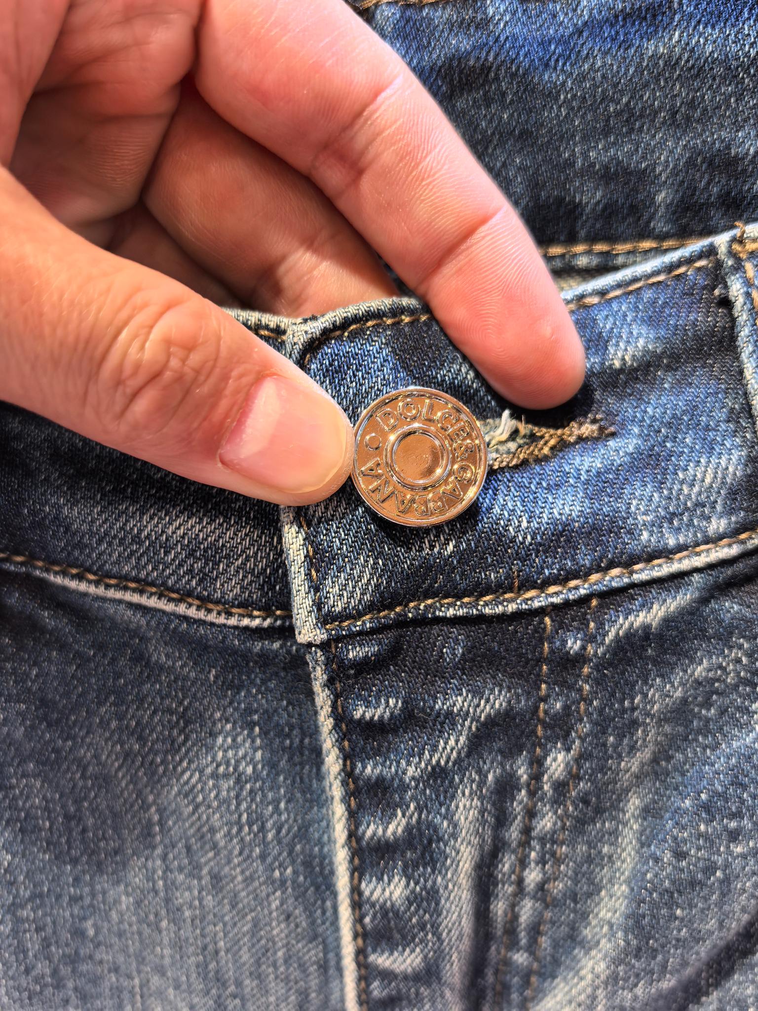 ドルチェ ガッバーナ ジーンズ DG ロゴ ペイントデザイン