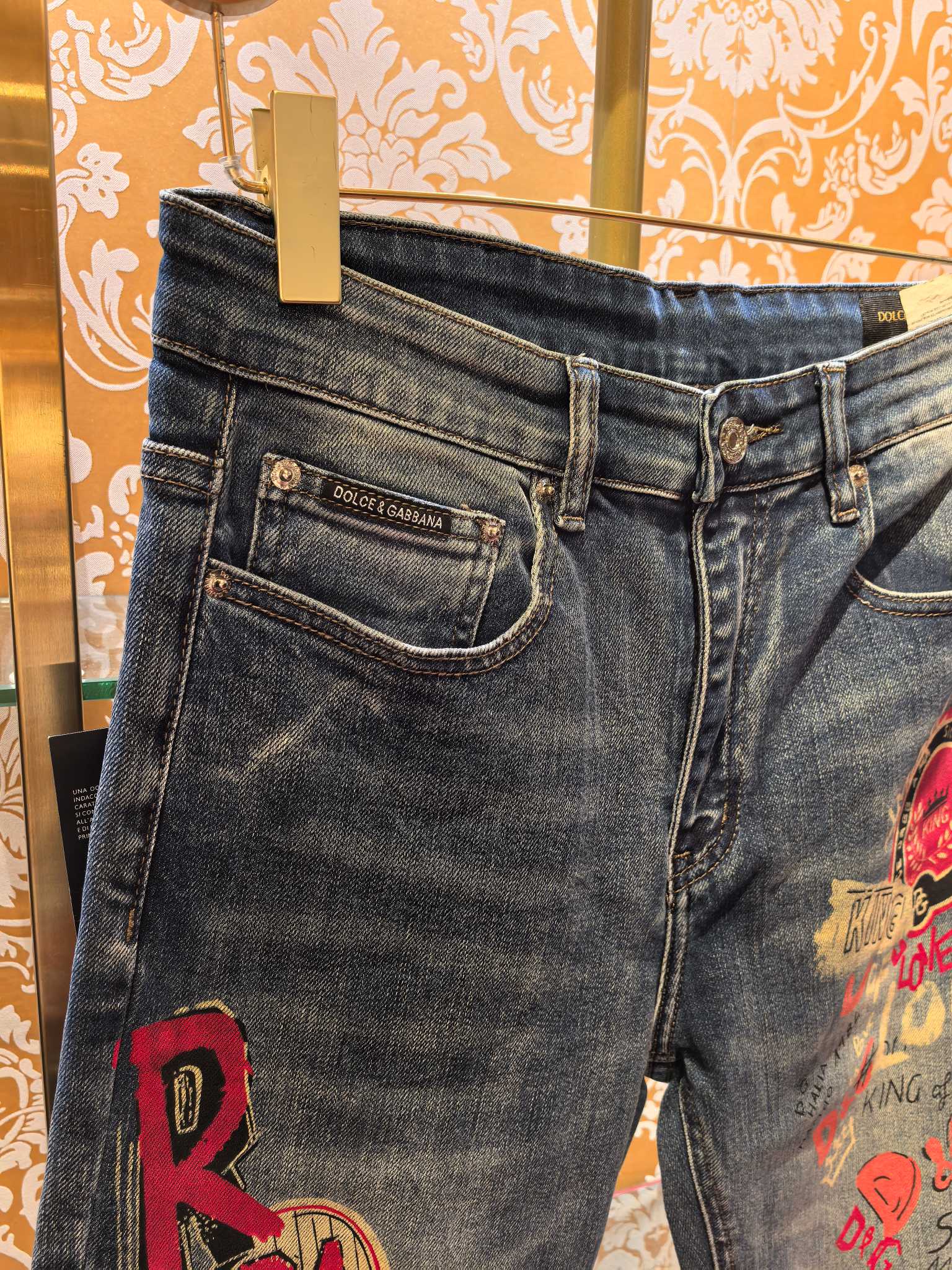 ドルチェ ガッバーナ ジーンズ DG ロゴ ペイントデザイン