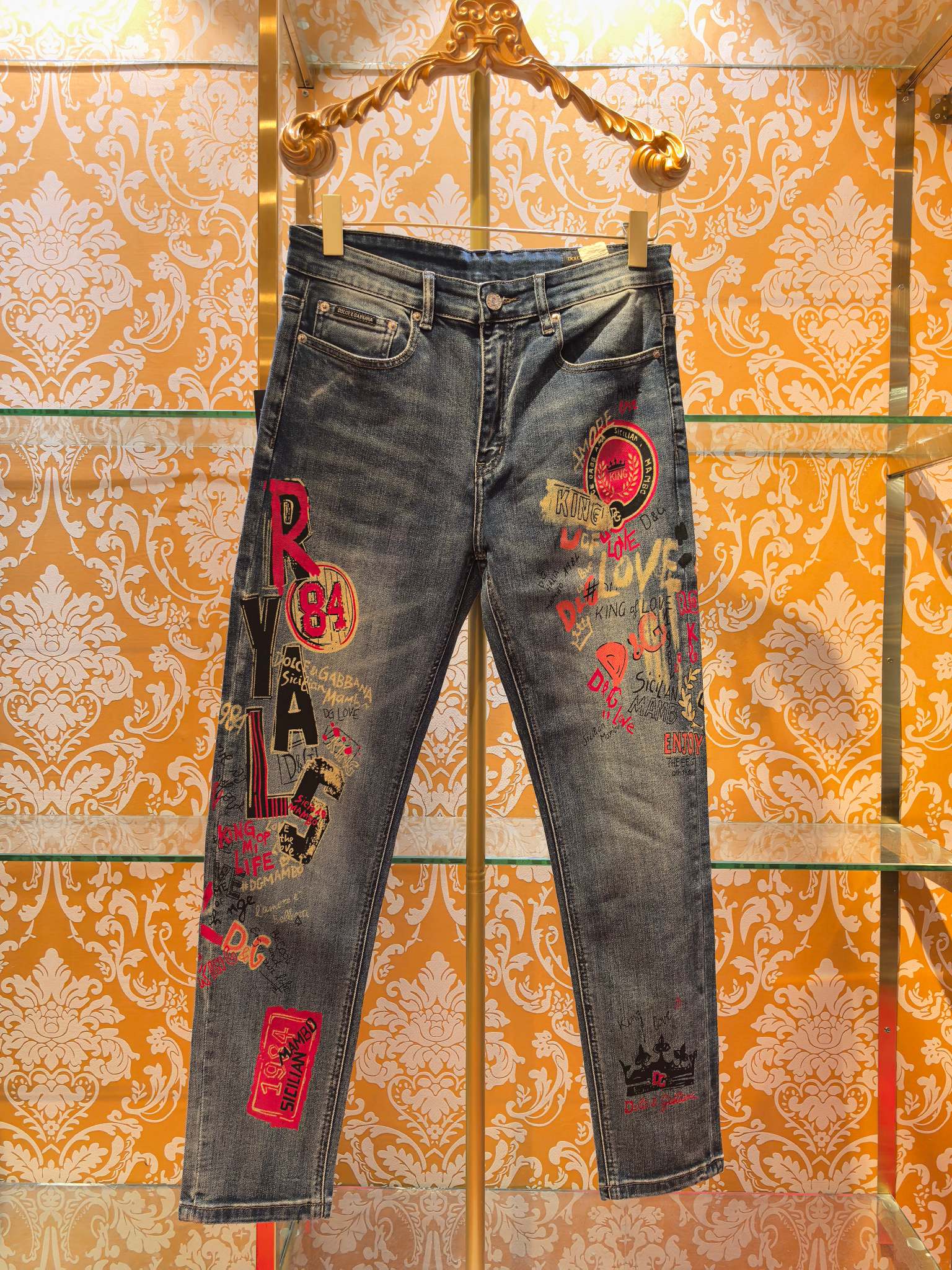ドルチェ ガッバーナ ジーンズ DG ロゴ ペイントデザイン