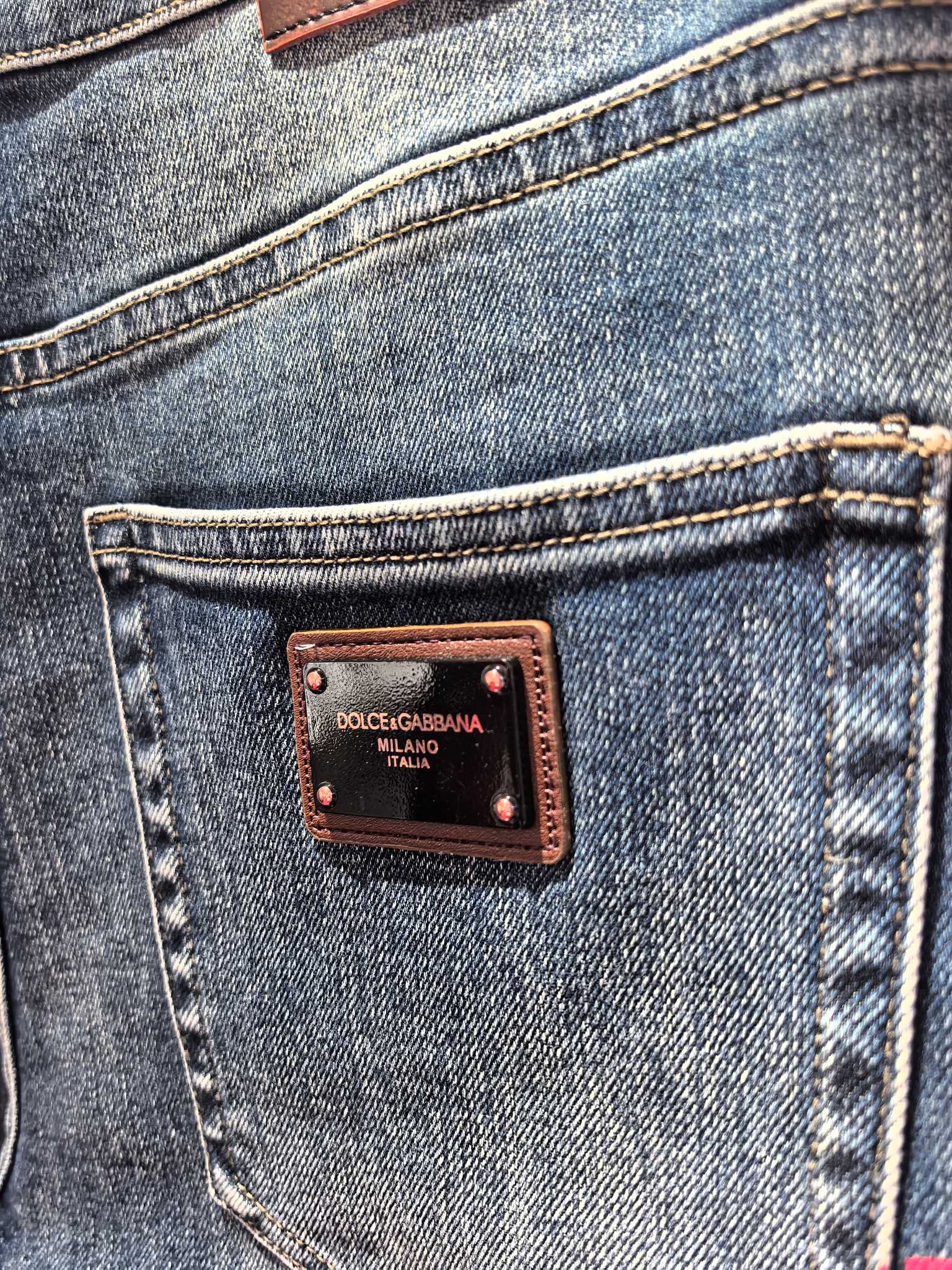 ドルチェ ガッバーナ ジーンズ DG ロゴ ペイントデザイン