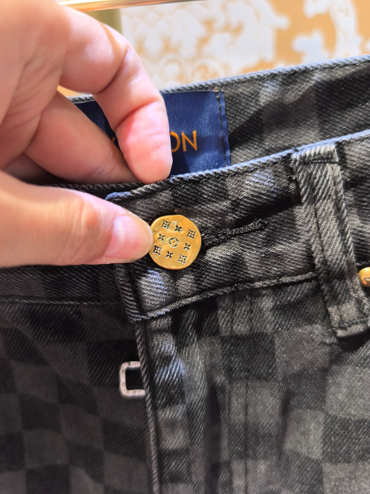 Louis Vuitton P400 牛仔裤 - 上質なデザインと快適なフィット