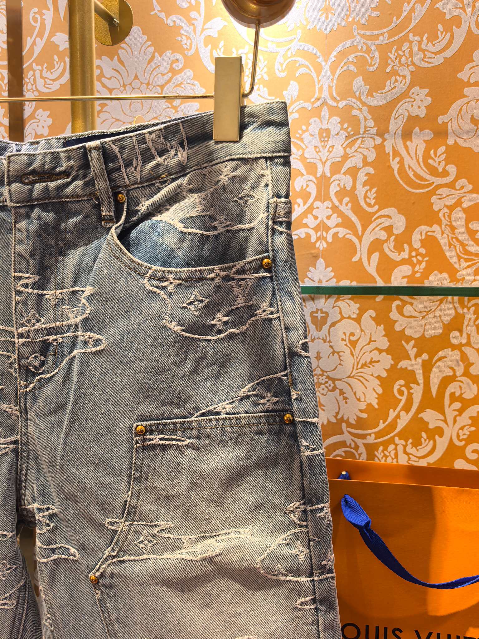 ルイ・ヴィトン P400 牛仔裤 浅兰色