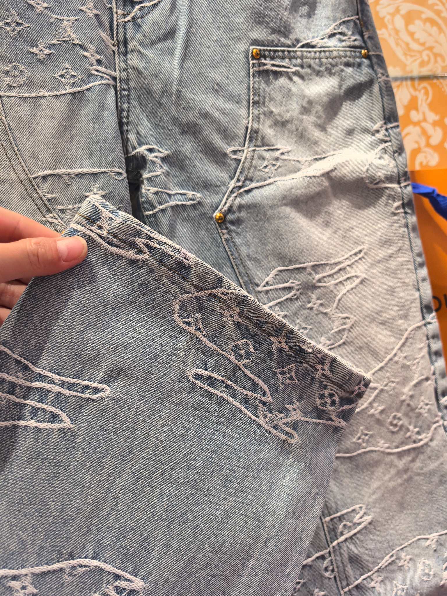 ルイ・ヴィトン P400 牛仔裤 浅兰色