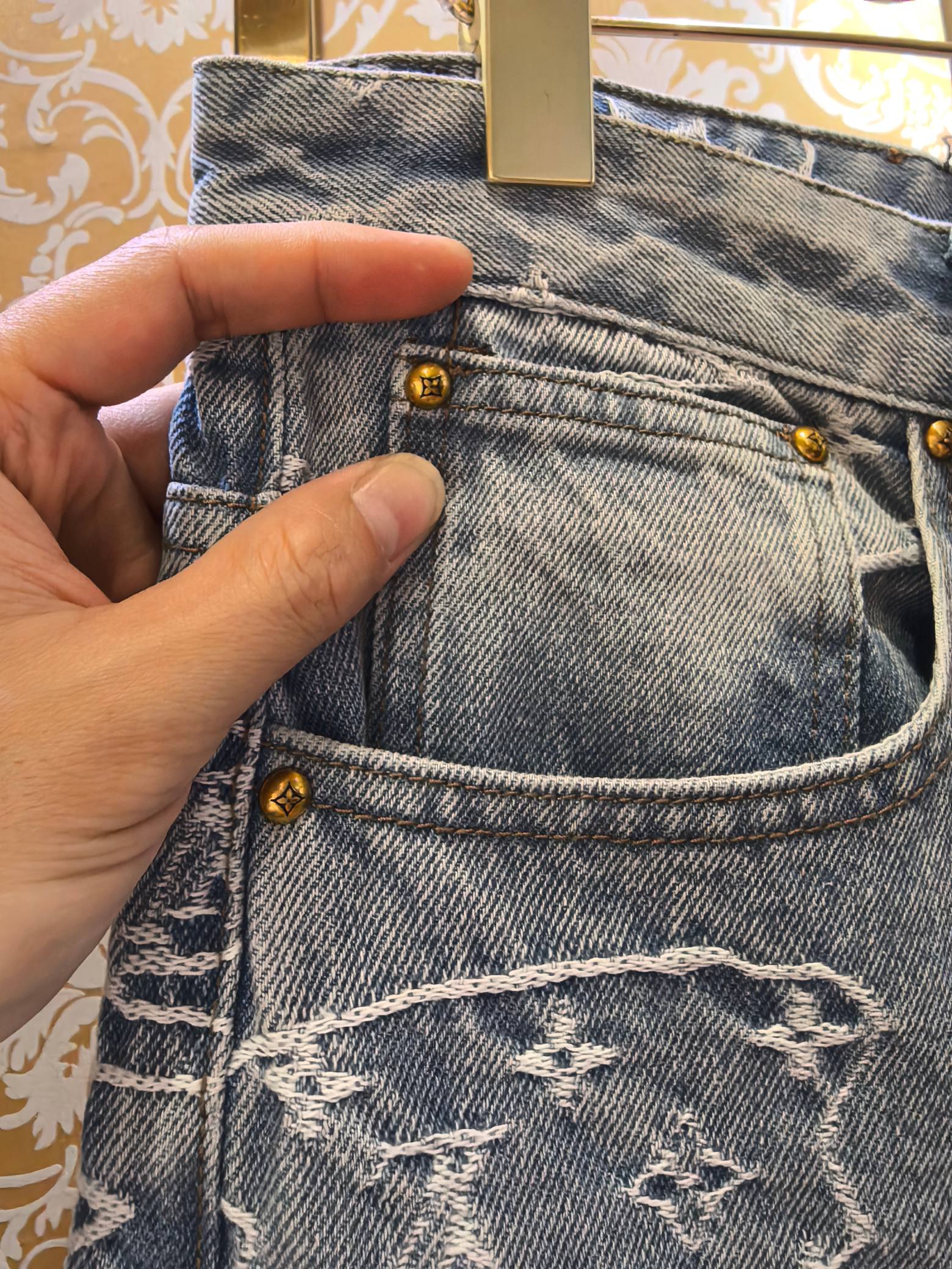 ルイ・ヴィトン P400 牛仔裤 浅兰色