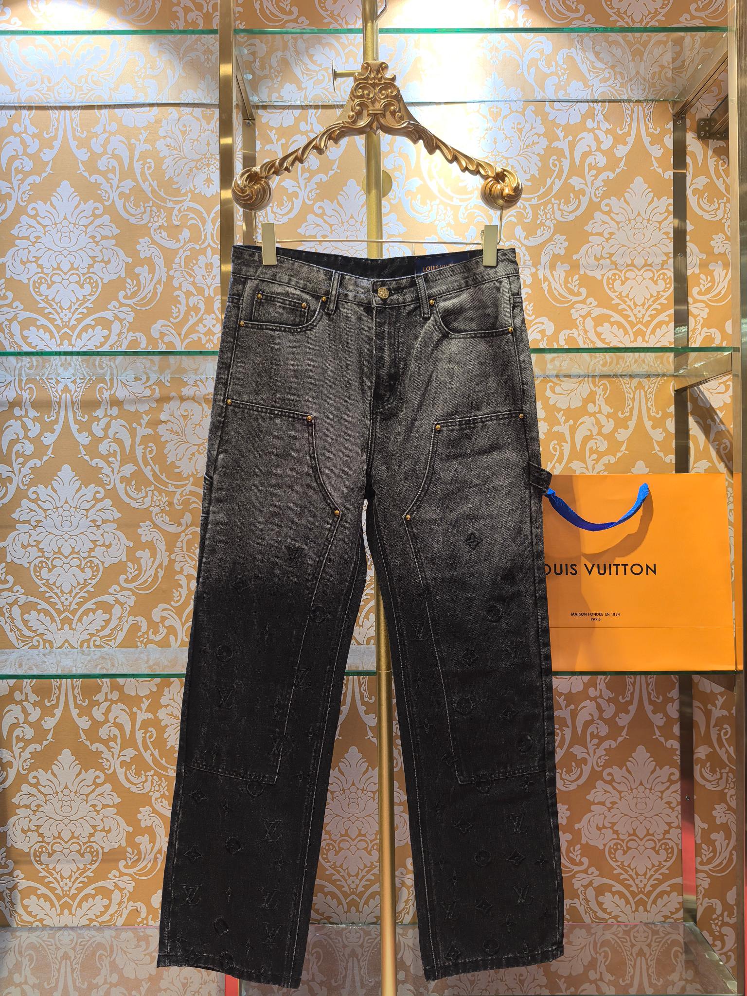 ルイ・ヴィトン P400 刺繍デザイン 牛仔パンツ