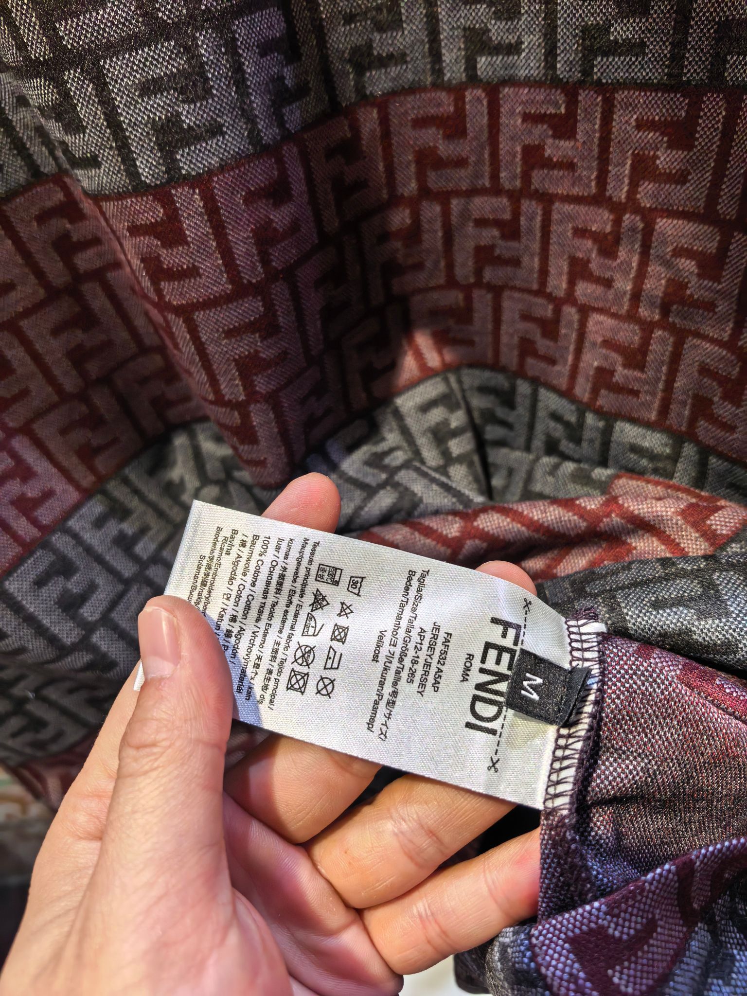 FENDI 芬迪 4