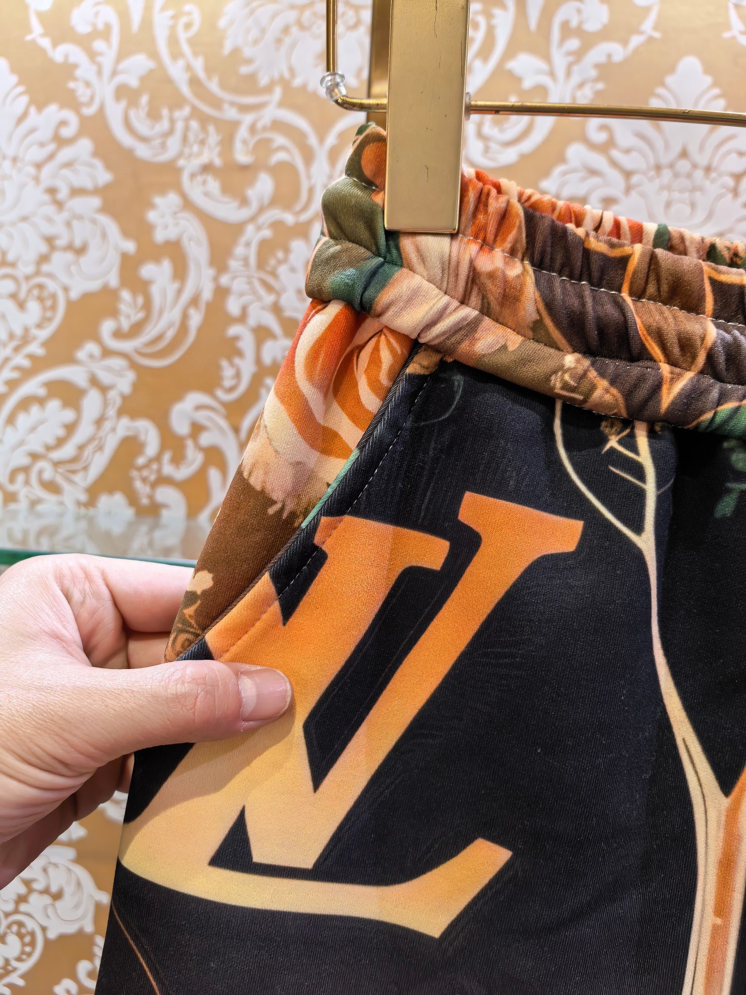 Louis Vuitton 专柜款高定成衣 3