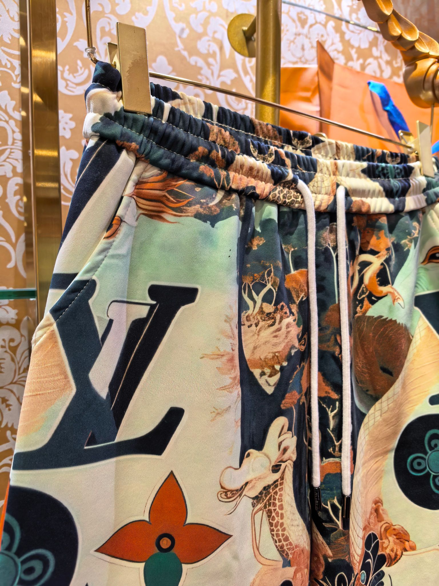Louis Vuitton 专柜款高定成衣 3