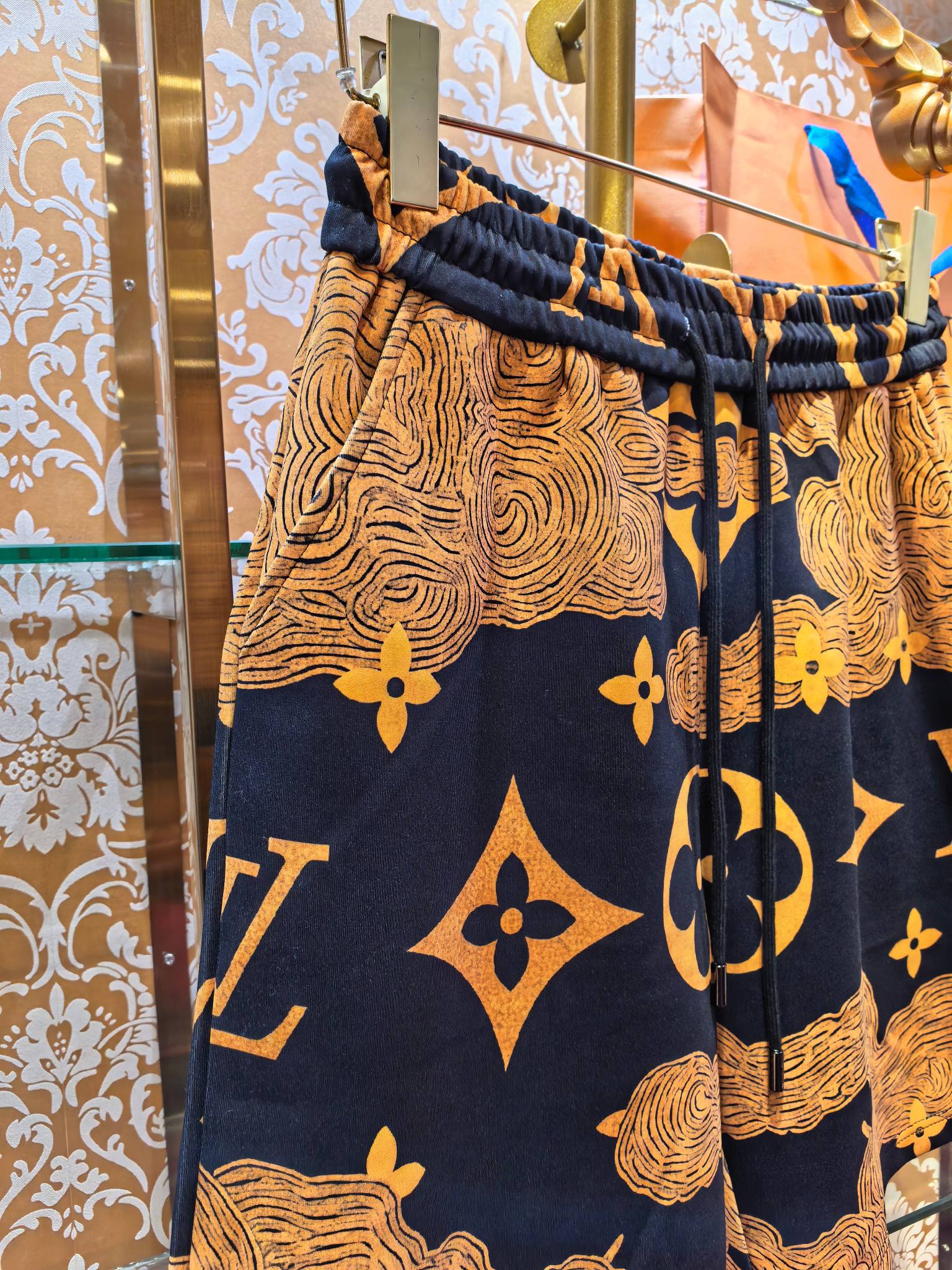 LOUIS VUITTON 3