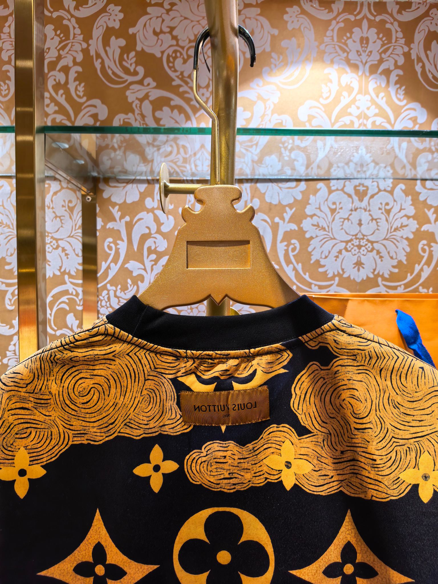 LOUIS VUITTON 5