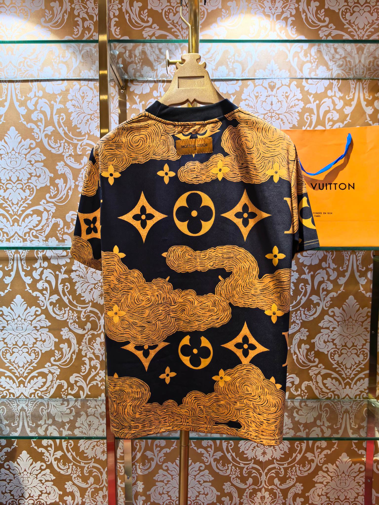 LOUIS VUITTON 6
