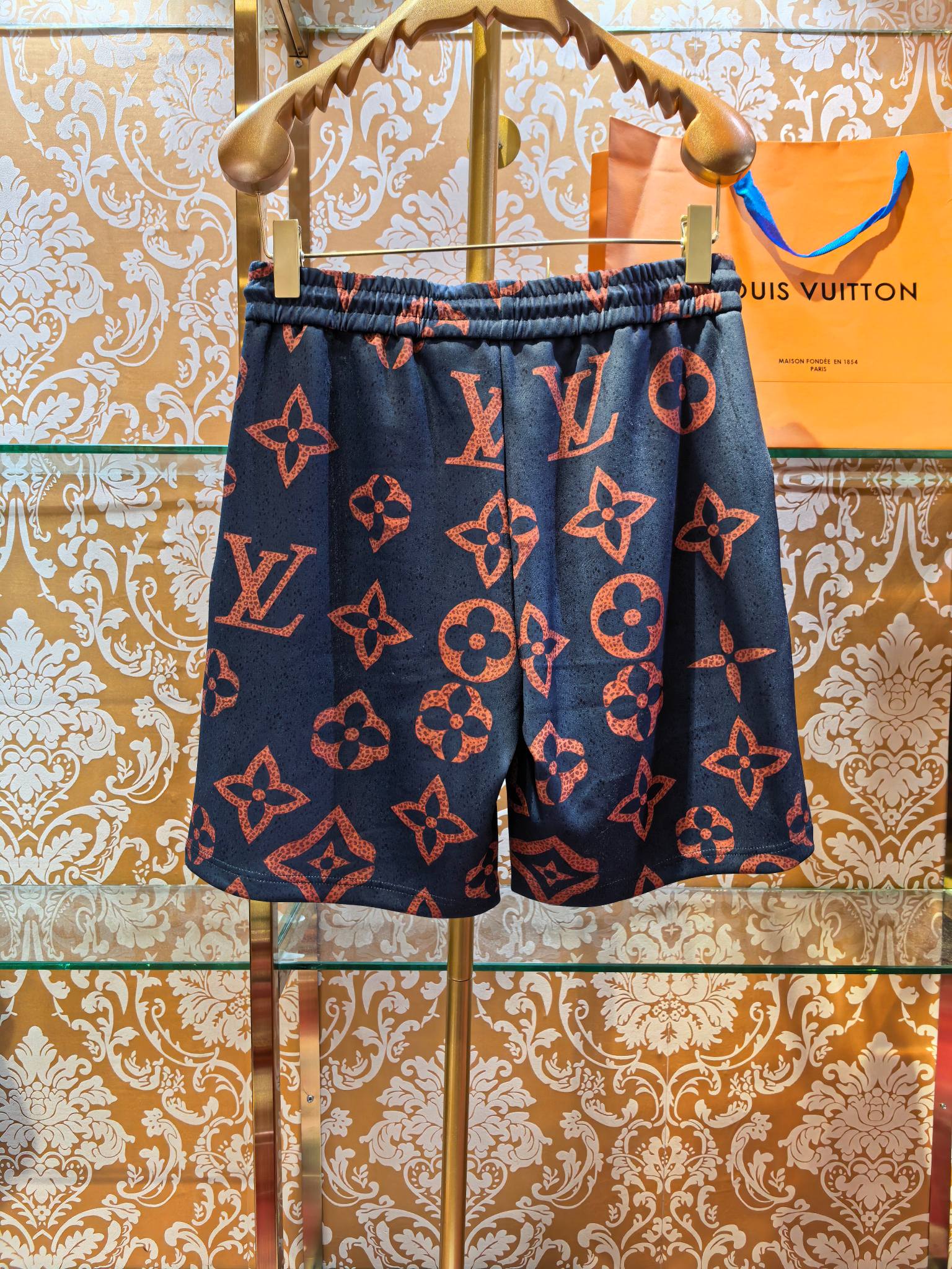 LOUIS VUITTON 6