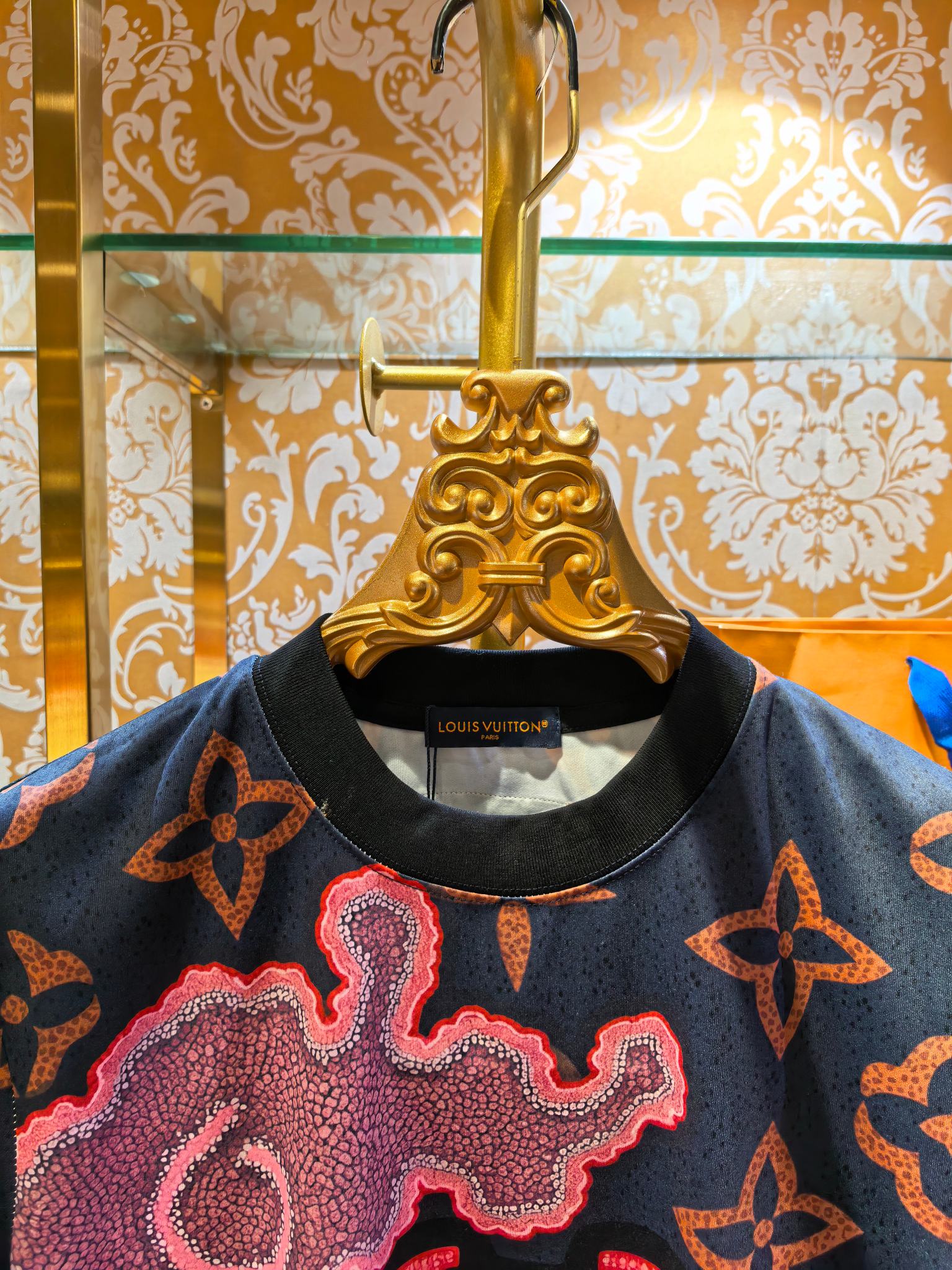 LOUIS VUITTON 2