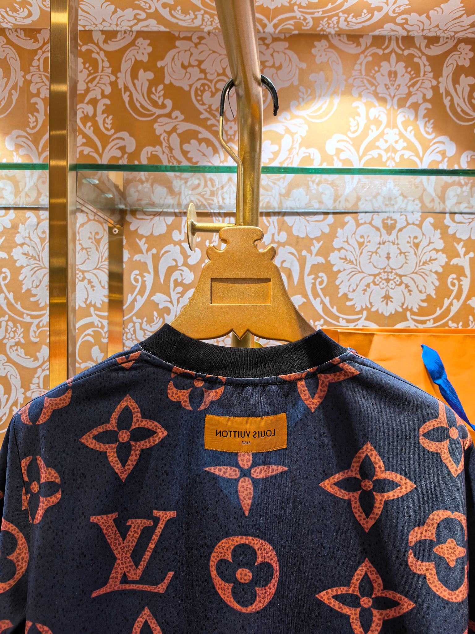 LOUIS VUITTON 5