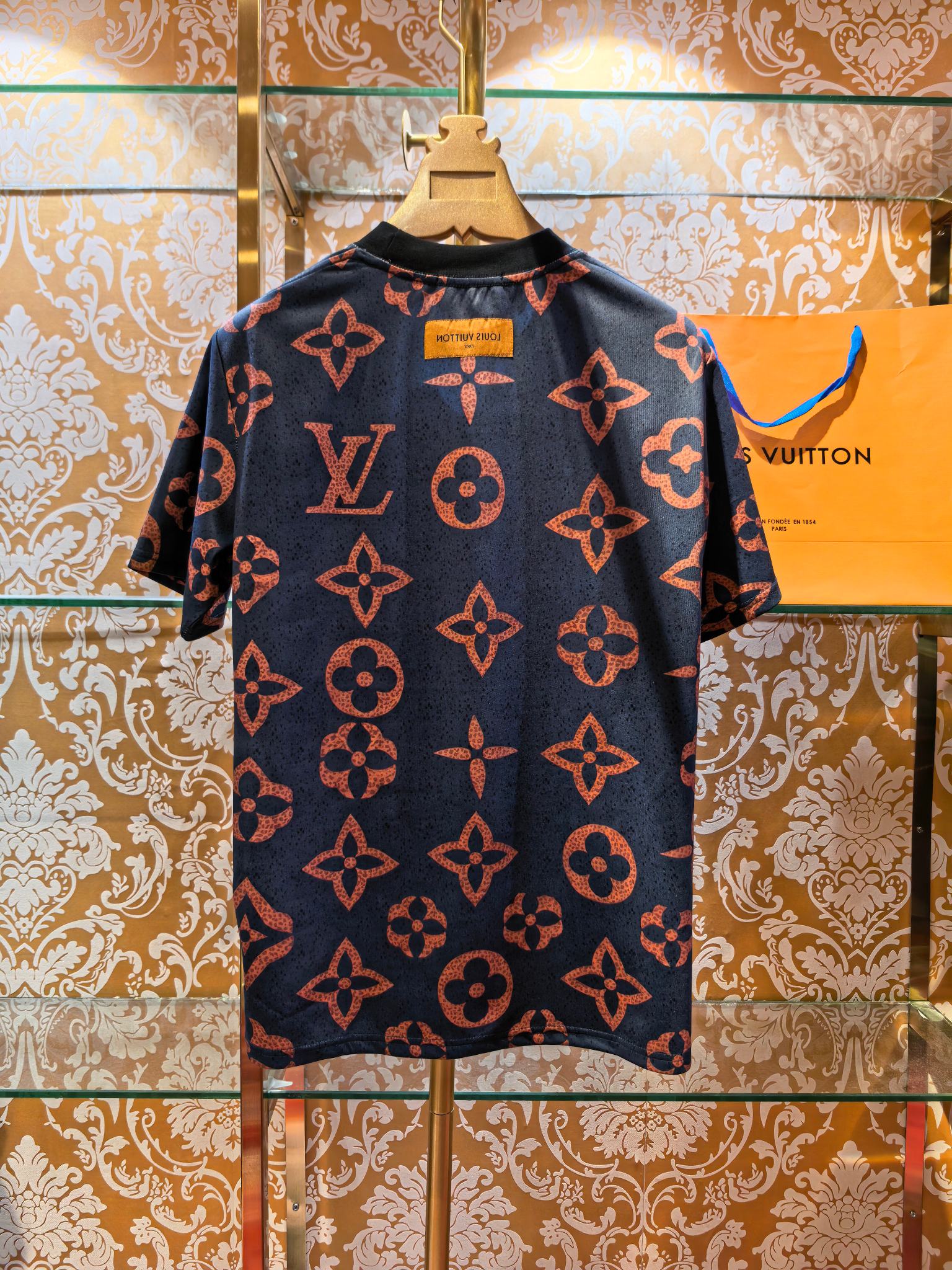 LOUIS VUITTON 6