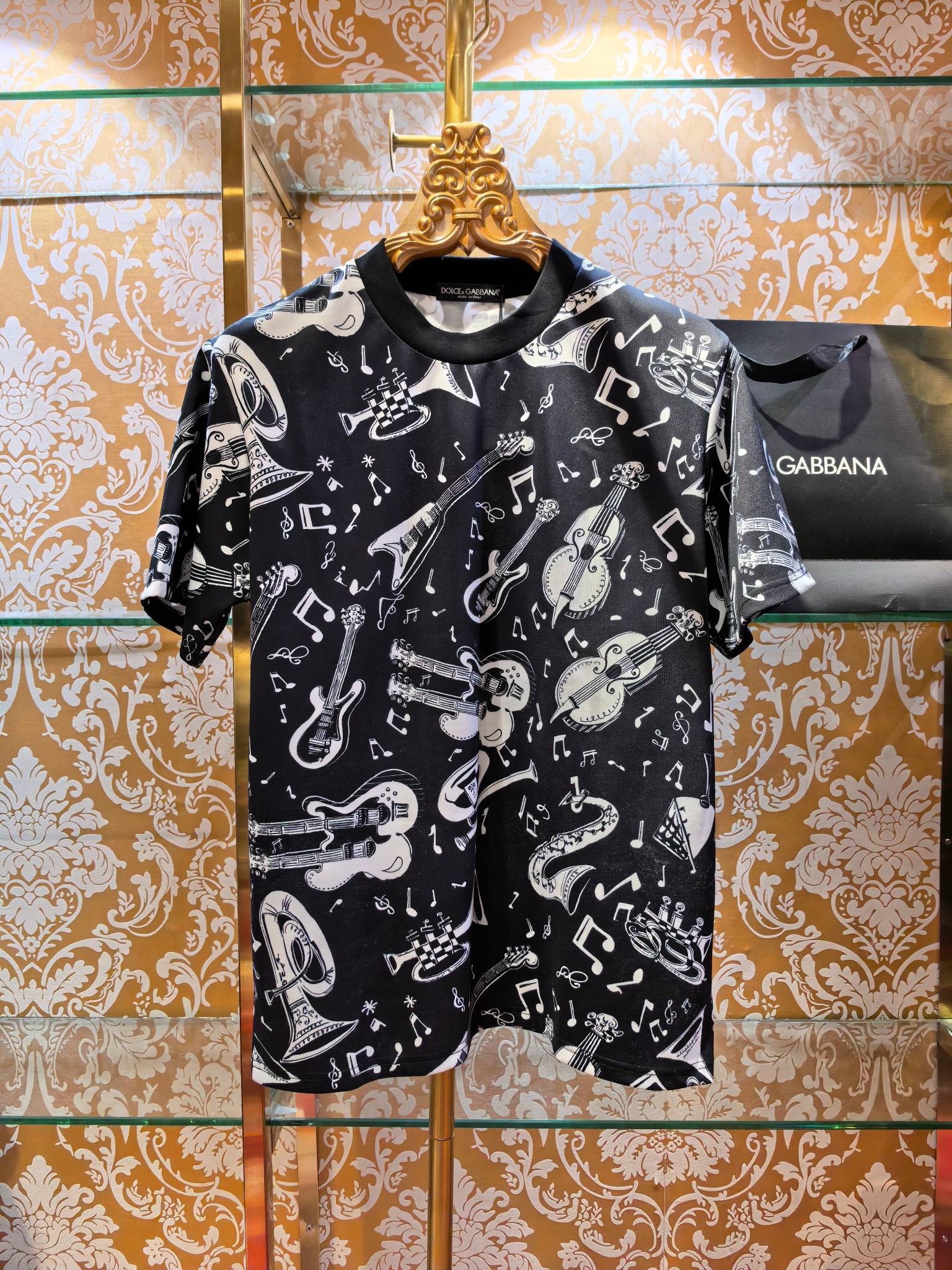 NO:786654,DOLCE&GABBANA 2026 New Style Retro Palace Style Printed Short Sleeve [Produced by an Italian high-end brand, using a retro palace style exquisite full-print design, angels and other gorgeous elements, with strong visual impact; the suit is worry-free to match, showing luxury personality and fashionable uniqueness. Slim version code number 46 48 50 52, Dolce & Gabbana-clothing, Dolce&Gabbana, Dolce&Gabbana, T-shirt,19860909DOLCE&GABBANA 2026新款 复古宫廷风印花短袖【意大利高端品牌出品,采用复古宫廷风格精致满印设计,天使等华丽元素,视觉冲击力强；套装搭配省心,尽显奢华个性,兼具时尚独特性 修身版型 码数46 48 50 52,杜嘉班纳-服装,Dolce&Gabbana,Dolce&Gabbana,T-shirt,,Women's clothing