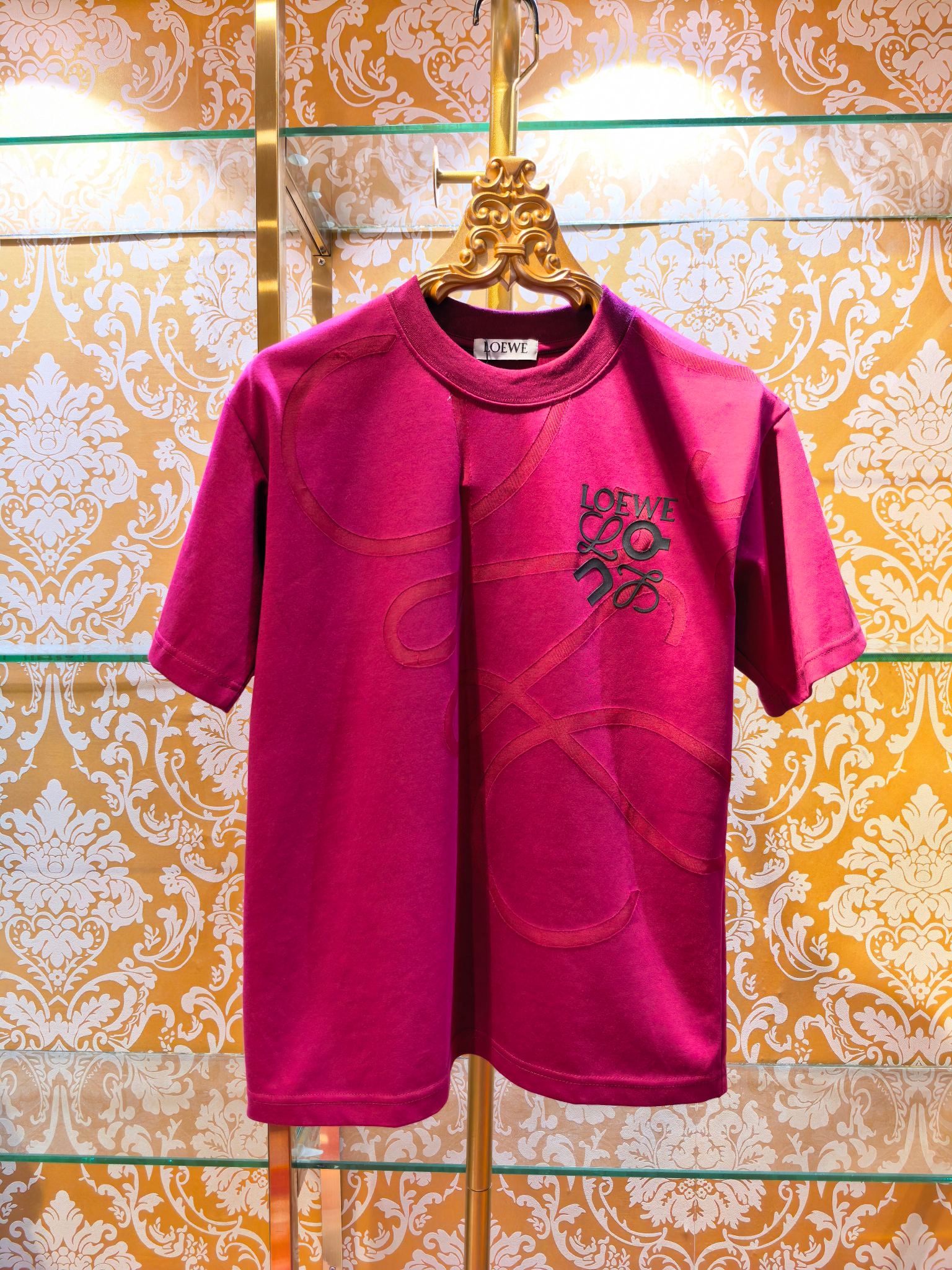 NO:820927,LOEWE 2026 spring and summer new short-sleeved T-shirt, high craftsmanship, positioning and printing, exclusive version, normal version, size: S M L XL, color: black, white, brown, purple, Loewe-clothing, loewe, loewe, T-shirt, tees, t-shirt,19860909LOEWE 2026春夏新款短袖T恤 高工艺做法,定位烧花加印花 独家版本 正常版型 码数:S M L XL 颜色:黑色 白色 棕色 紫色,罗意威-服装,loewe,loewe,T-shirt,tees，t-shirt,,Women's clothing