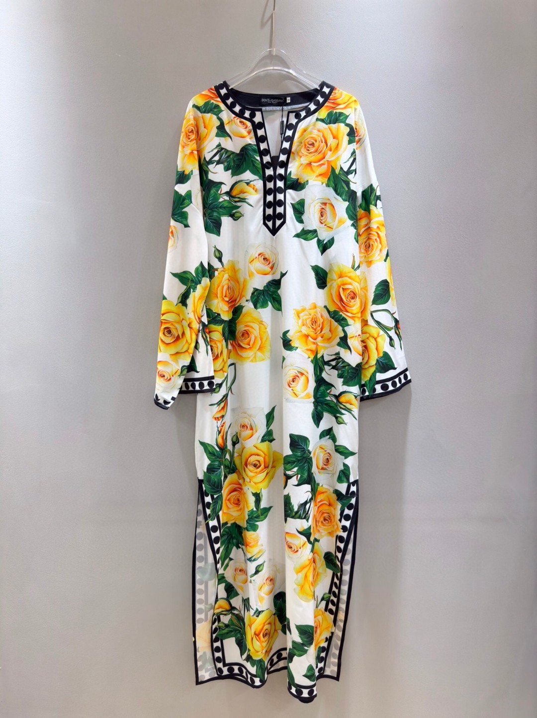 NO:821076,D*G Duggar* women's fashion golden yellow rose flower pattern long loose dress overskirt yellow rose print custom polka dot trim long dress long dress .SMLXL, Dolce&Gabbana-clothing, Dolce&Gabbana,skirts,19860909D*G杜嘉*女士时尚金黄色玫瑰花花卉图案长款宽松连衣裙 罩裙 黄色玫瑰印花定制圆点波点饰边长款连衣裙长裙 .SMLXL,杜嘉班纳-服装,Dolce&Gabbana,skirts,,Women's clothing