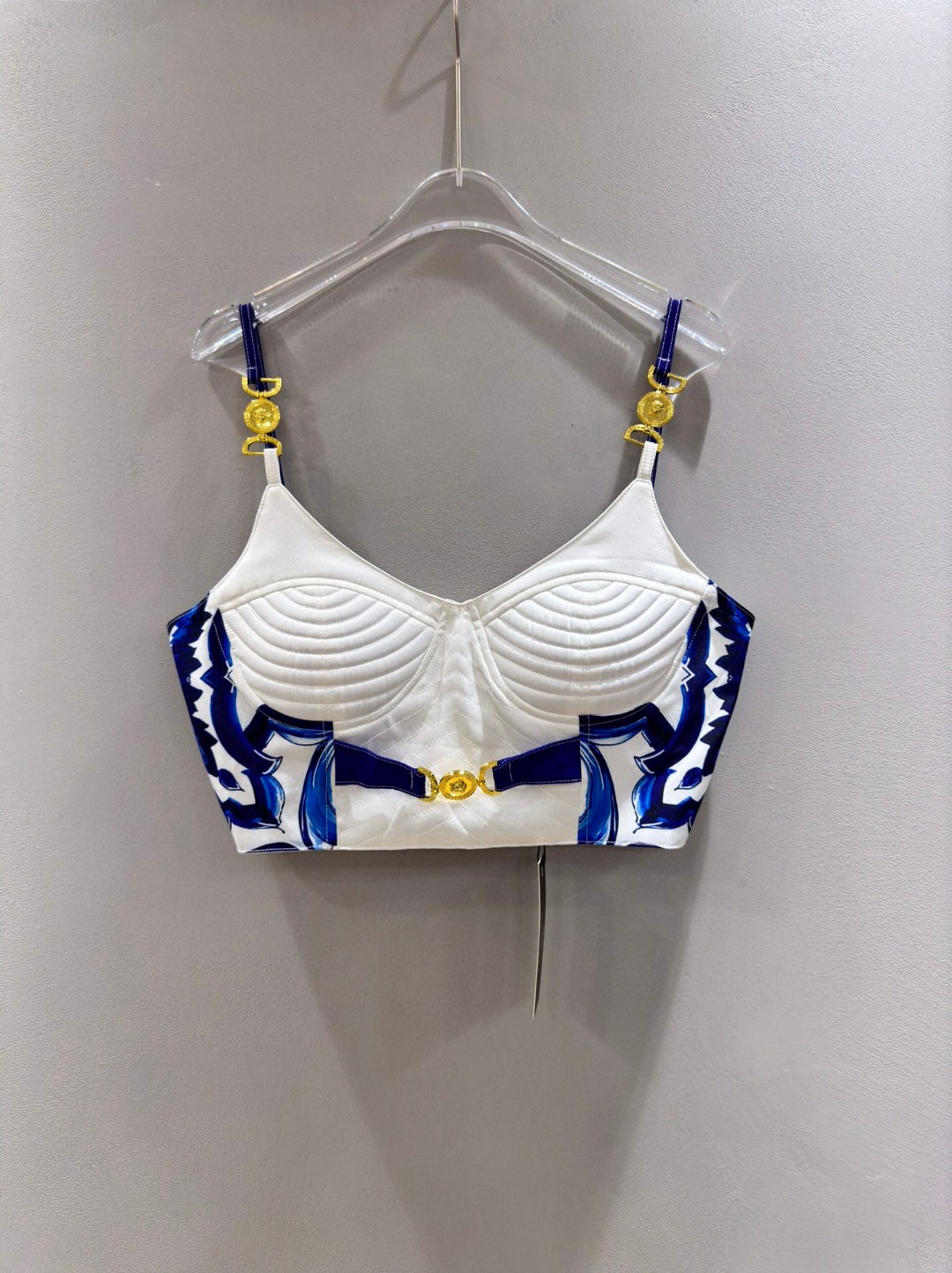 High-End Women’s Clothes Sets with Versace-Inspired Custom Details and Porcelain Bouquets - 图片 4