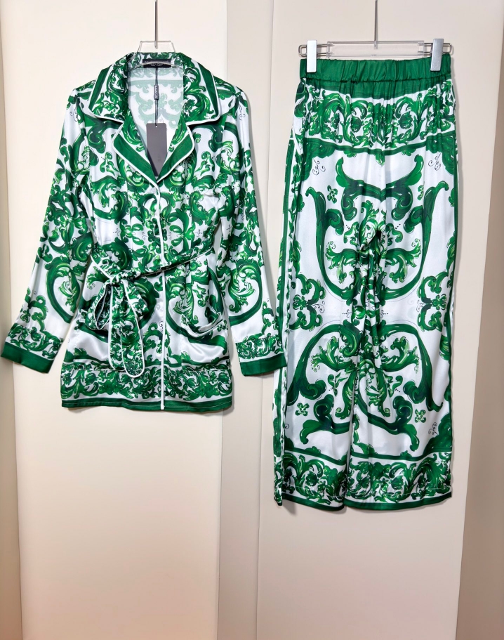 High-Quality Women’s Suit Set by Dolce & Gabbana with Matching Pyjamas and Belts