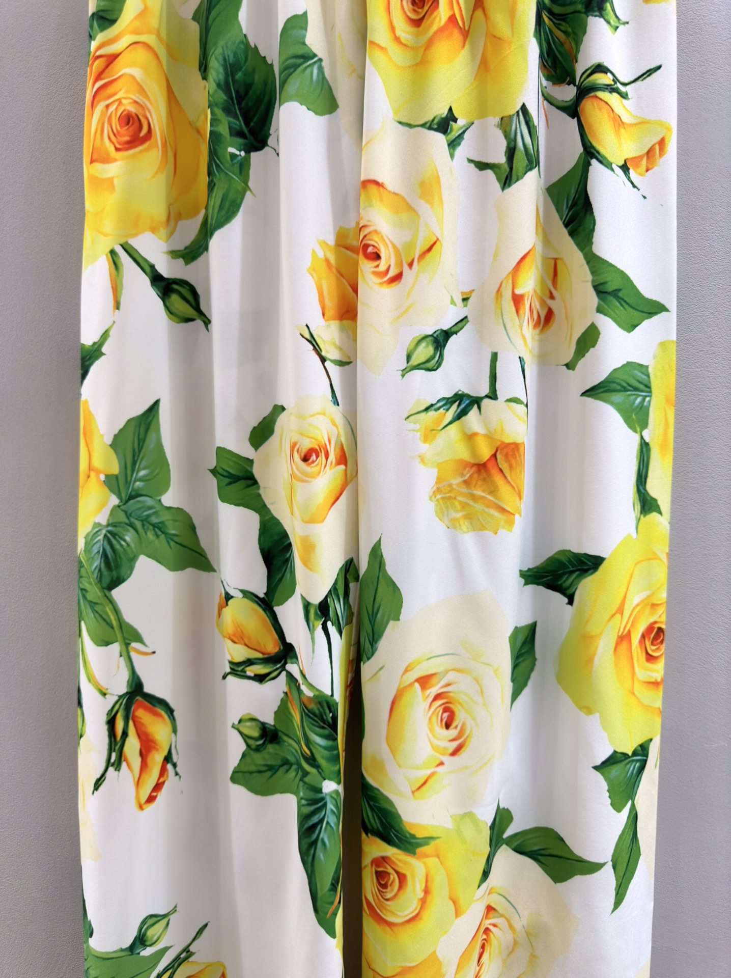 High-quality Women’s Clothing for Ms. D&G/DOUGABANA with Yellow Roses Packaging, Long Pants in Sizes S/M/L/XL - 图片 4