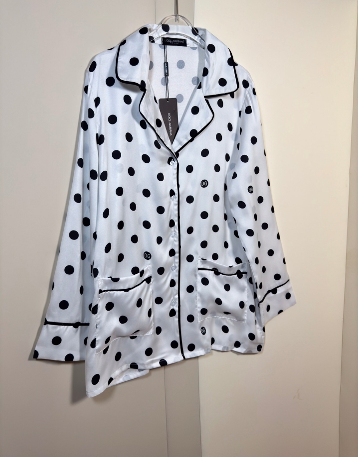 High-End Quality Women’s Clothing Set: D&G/ Ms. Dugarbana Night-Shirts and Pants Bundle - 图片 6