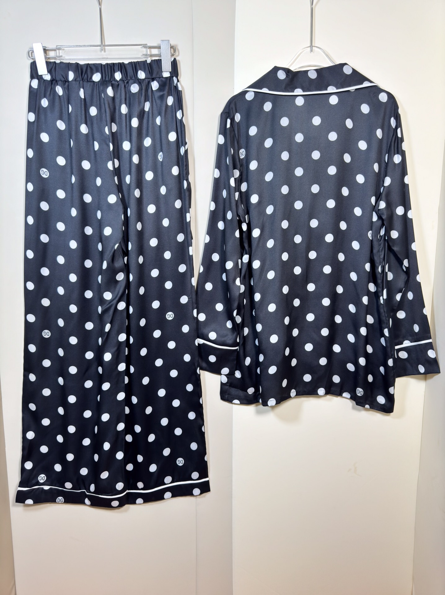 High-End Quality Women’s Clothing Sets: D&G/Ms. Dugarbana Nightshirts and Pants Bundle 🆕🔥 - 图片 3