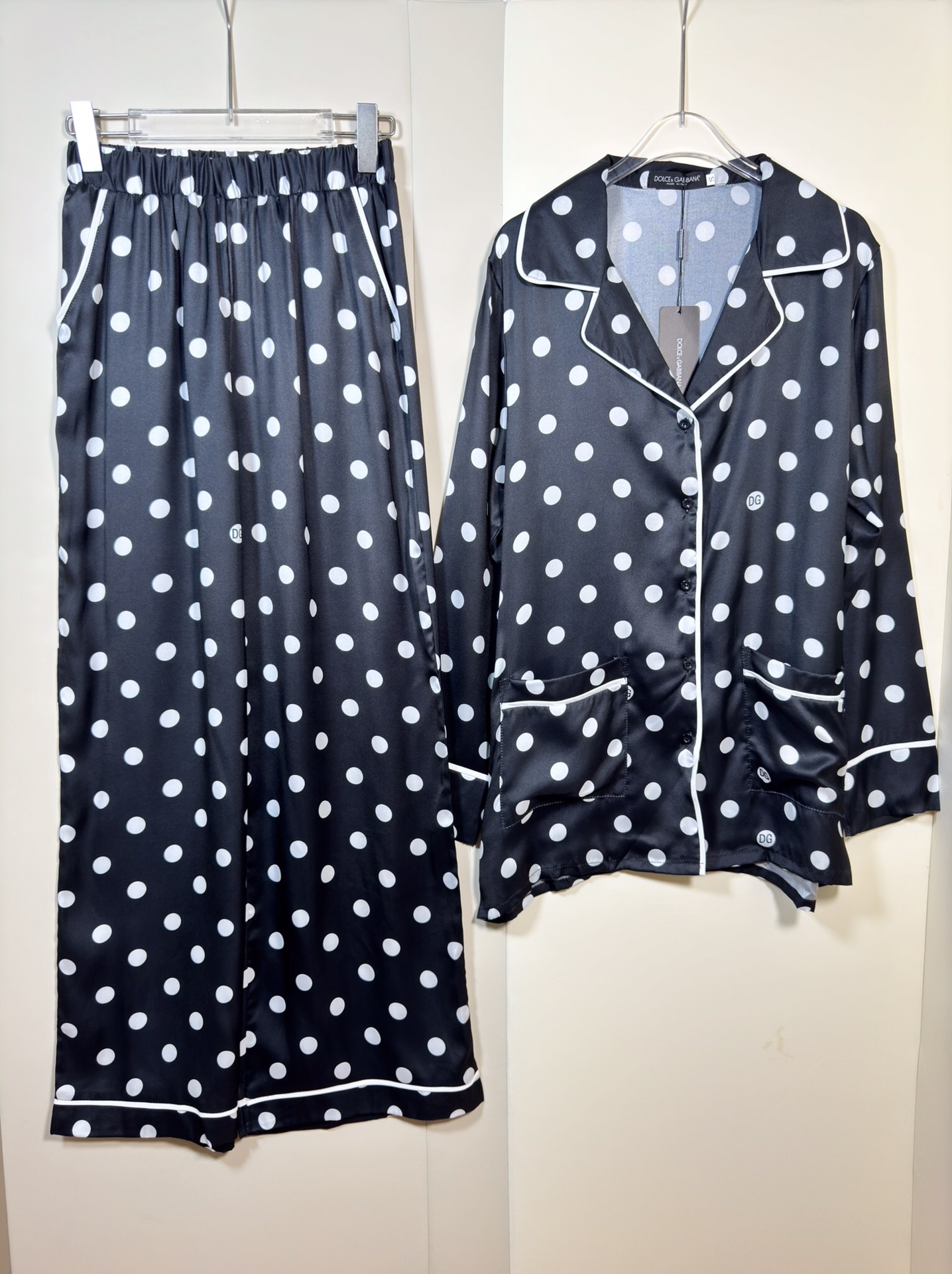 High-End Quality Women’s Clothing Sets: D&G/Ms. Dugarbana Nightshirts and Pants Bundle 🆕🔥 - 图片 2