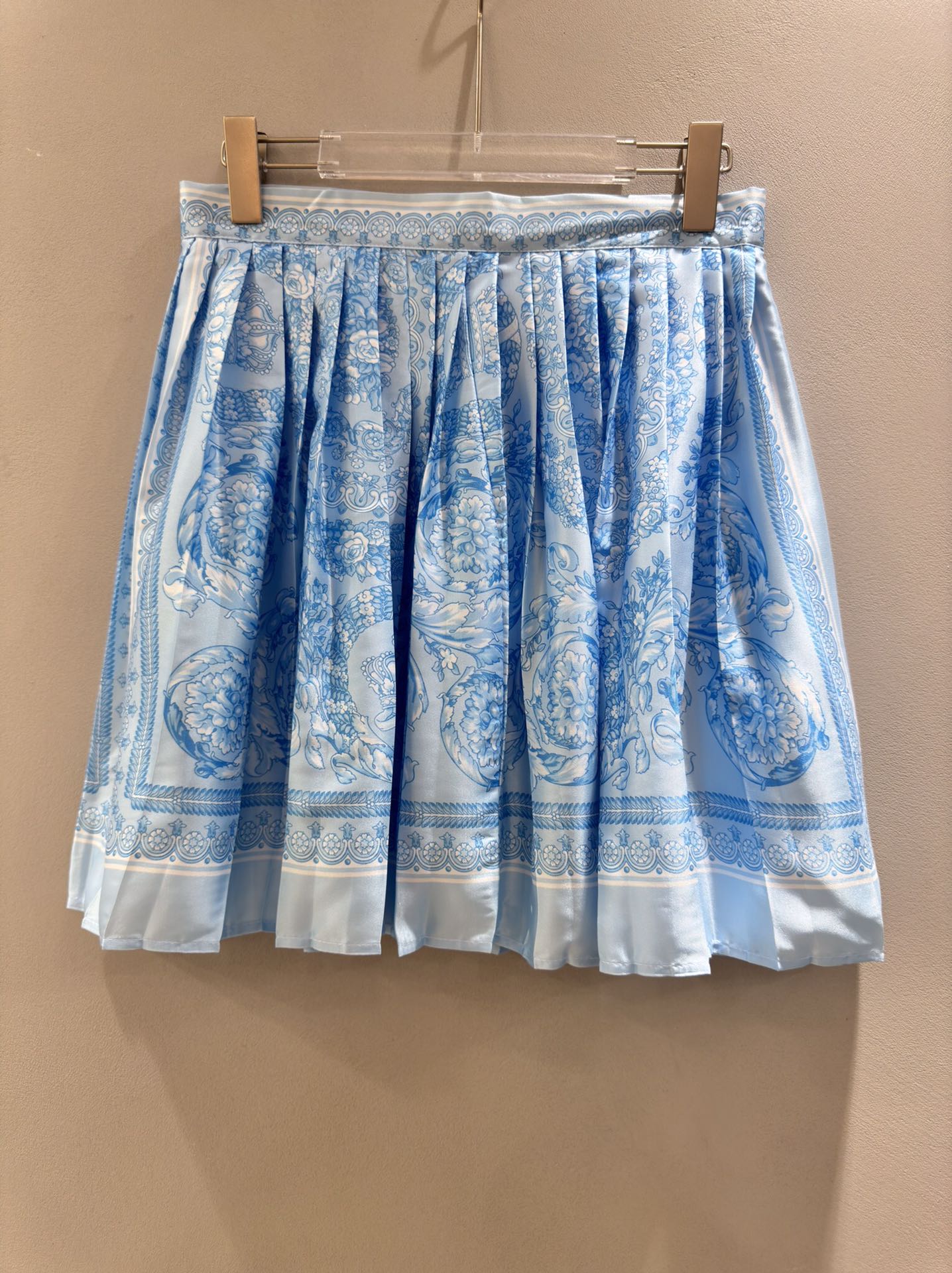 p368 High Quality Women’s Clothes with Packed Versace/Francissor Woman with Barlock’s Crown Captioned Clothes. SMLXL - 图片 1
