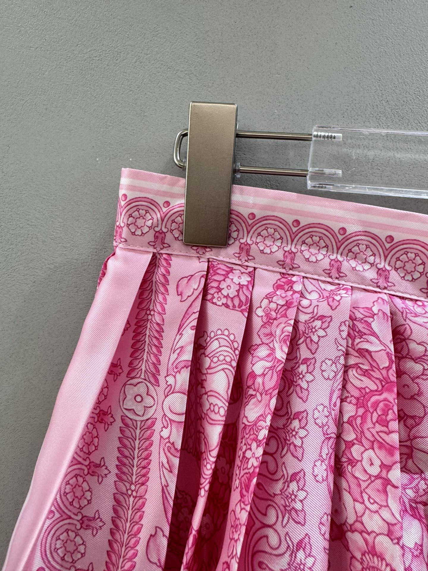 p368 High Quality Women’s Clothes with Packed Versace/Francissor Woman with Barlock’s Crown Captioned Clothes. SMLXL - 图片 3