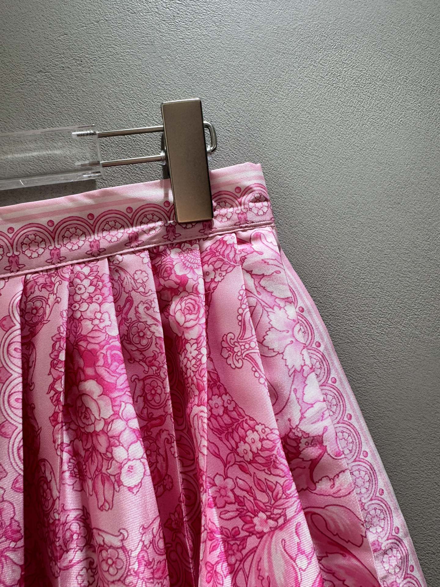 p368 High Quality Women’s Clothes with Packed Versace/Francissor Woman with Barlock’s Crown Captioned Clothes. SMLXL - 图片 4