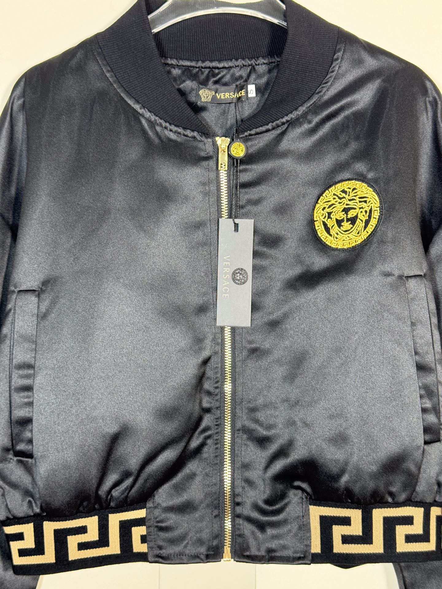 High Quality Women’s Versace/Franciferian Black Embroidered Clothes with Medusa Motif, Various Sizes. - 图片 6