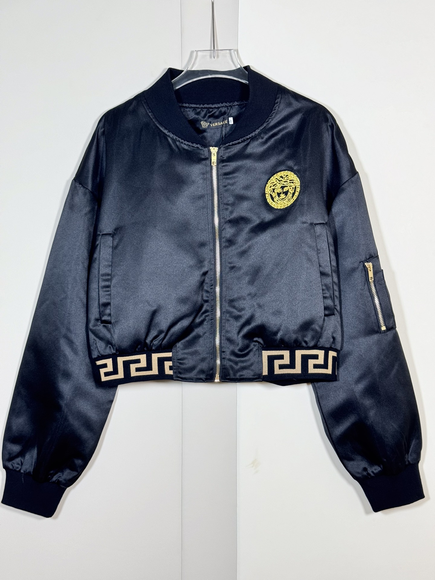 High Quality Women’s Versace/Franciferian Black Embroidered Clothes with Medusa Motif, Various Sizes. - 图片 1