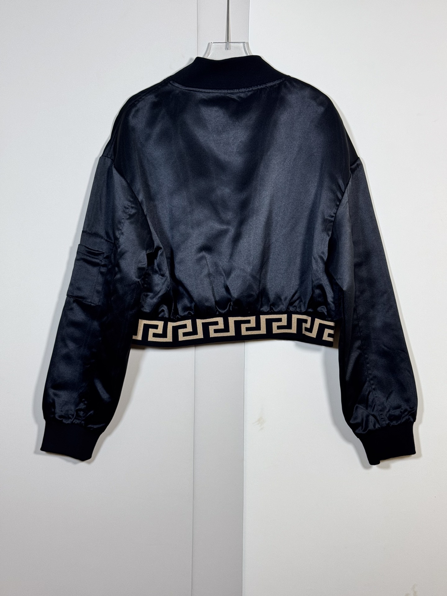 High Quality Women’s Versace/Franciferian Black Embroidered Clothes with Medusa Motif, Various Sizes. - 图片 2