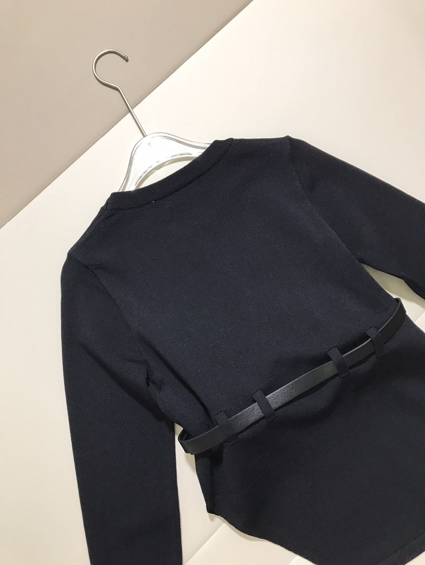 High Quality Women’s Clothes: Versac*E/Vanthélé Early Autumn Collection with Unique Design - 图片 8